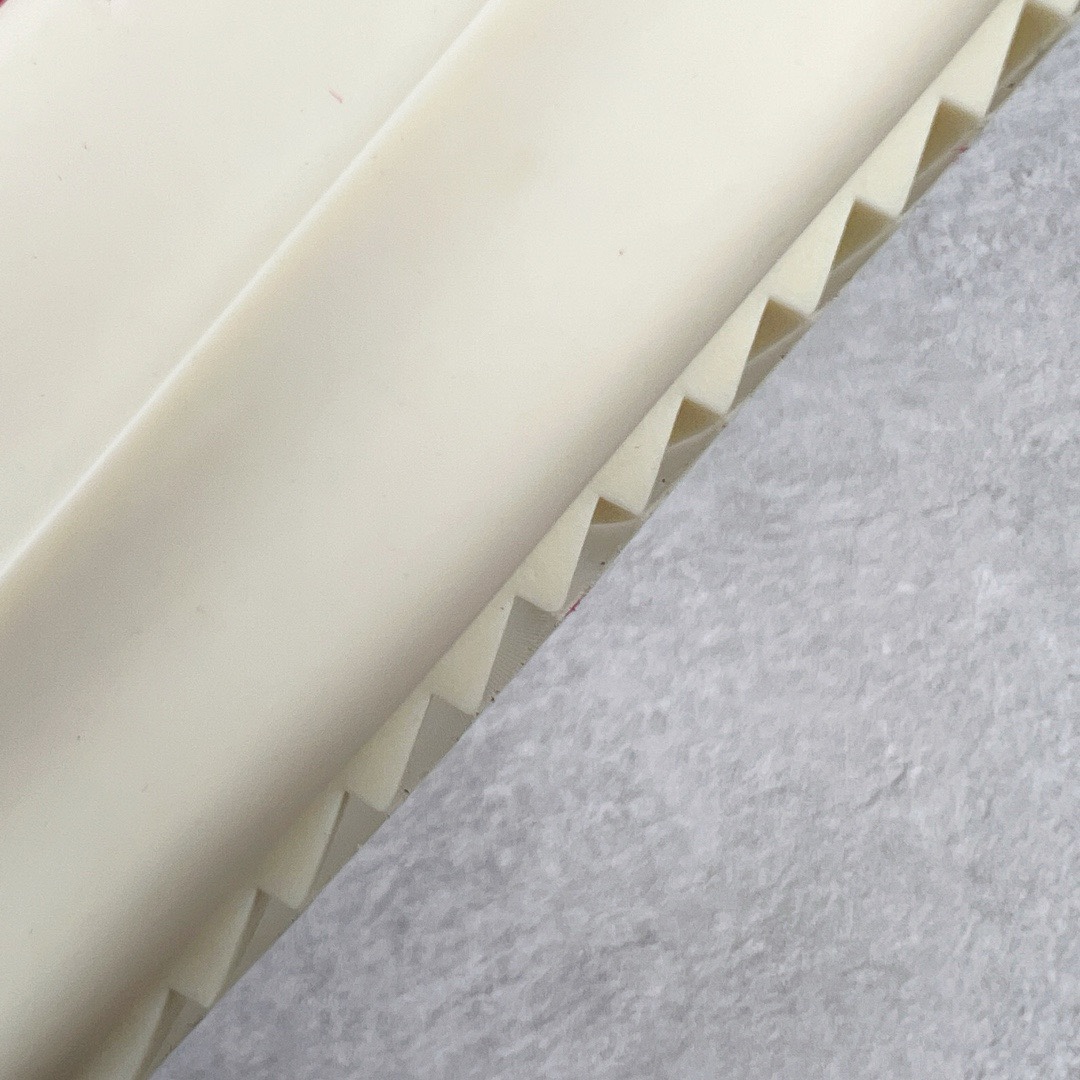 图片[11]-＃DG纯原 Rick Owens Drkshdw 瑞克·欧文斯低帮皮面时尚运动板鞋 黑白 二级市场已经7K以上 平台客户随意卖四位数 RO广东原厂出品 纯原天花板 原版一比一复刻 冲正绝不翻车 还原度达到百分之98以上 原楦开发纸版版型 ZP拆解原版1：1复模裁片纸版 力求做到0错位 这样才能达到和zp一致的鞋型味道 采用进口cnc数控机床开发对版独家tpu奶香大底 区别于市场所有版本 zp同源全头层粒面小牛皮 达到和zp一致手感 原厂进口细纹布 万邦订购原厂高弹粉红色海绵 内里搭配软质细腻羊皮 TPU高密度大底 软硬度透光度高已经测试和原版一致 尺码：36 37 38 39 40 41 42 43 44 45 46-选品中心