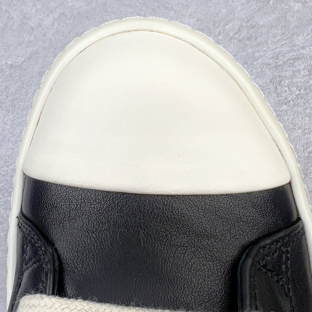 图片[17]-＃DG纯原 Rick Owens Drkshdw 瑞克·欧文斯低帮皮面时尚运动板鞋 黑白 二级市场已经7K以上 平台客户随意卖四位数 RO广东原厂出品 纯原天花板 原版一比一复刻 冲正绝不翻车 还原度达到百分之98以上 原楦开发纸版版型 ZP拆解原版1：1复模裁片纸版 力求做到0错位 这样才能达到和zp一致的鞋型味道 采用进口cnc数控机床开发对版独家tpu奶香大底 区别于市场所有版本 zp同源全头层粒面小牛皮 达到和zp一致手感 原厂进口细纹布 万邦订购原厂高弹粉红色海绵 内里搭配软质细腻羊皮 TPU高密度大底 软硬度透光度高已经测试和原版一致 尺码：36 37 38 39 40 41 42 43 44 45 46-选品中心