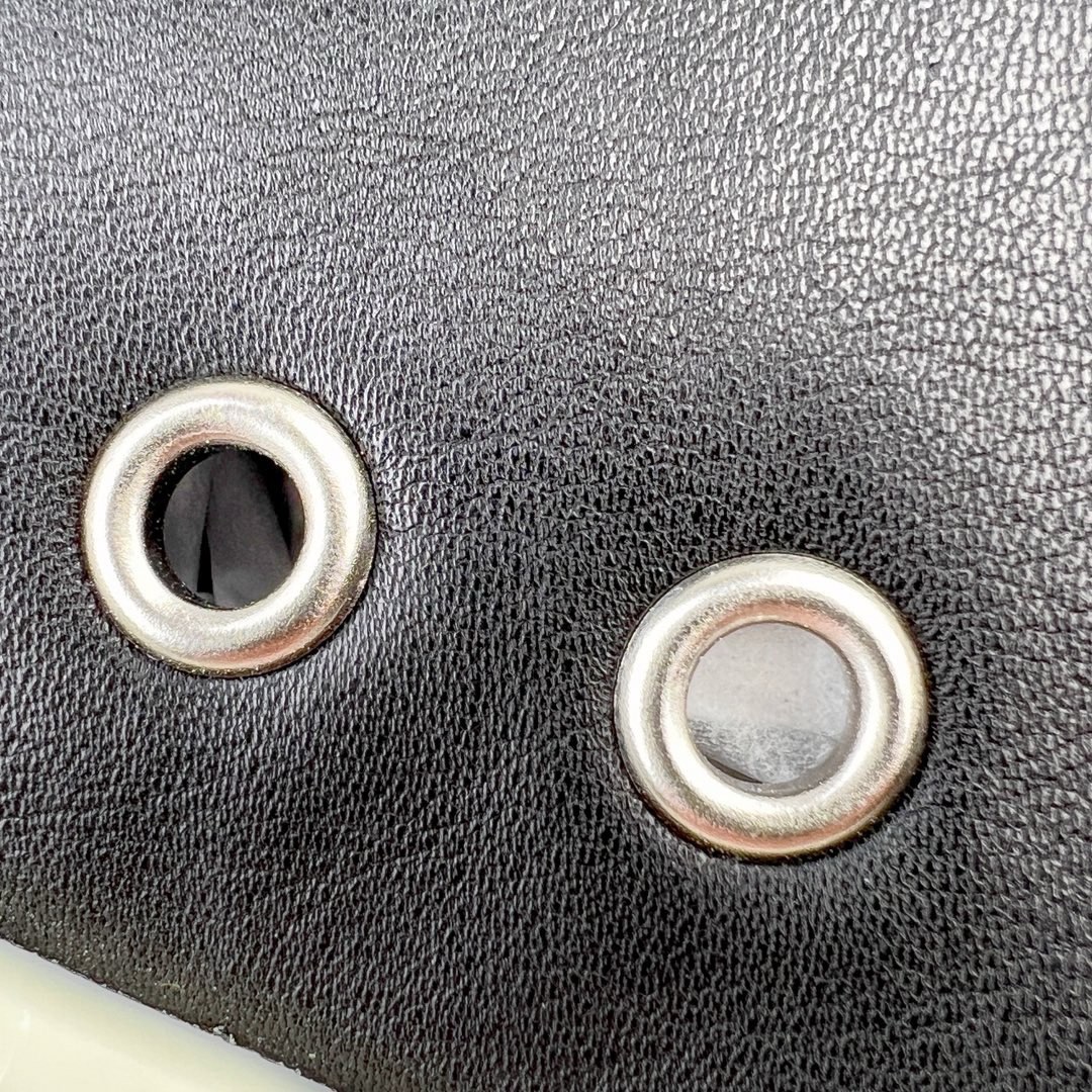 图片[15]-＃DG纯原 Rick Owens Drkshdw 瑞克·欧文斯低帮皮面时尚运动板鞋 黑白 二级市场已经7K以上 平台客户随意卖四位数 RO广东原厂出品 纯原天花板 原版一比一复刻 冲正绝不翻车 还原度达到百分之98以上 原楦开发纸版版型 ZP拆解原版1：1复模裁片纸版 力求做到0错位 这样才能达到和zp一致的鞋型味道 采用进口cnc数控机床开发对版独家tpu奶香大底 区别于市场所有版本 zp同源全头层粒面小牛皮 达到和zp一致手感 原厂进口细纹布 万邦订购原厂高弹粉红色海绵 内里搭配软质细腻羊皮 TPU高密度大底 软硬度透光度高已经测试和原版一致 尺码：36 37 38 39 40 41 42 43 44 45 46-选品中心