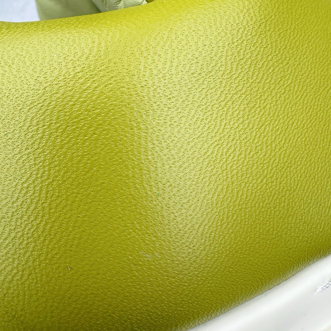 图片[14]-＃DG纯原 Rick Owens FW23 LUXOR 瑞克·欧文斯低帮皮面时尚运动板鞋面包鞋 牛油果绿 二级市场已经7K以上 平台客户随意卖四位数 RO广东原厂出品 纯原天花板 原版一比一复刻 冲正绝不翻车 还原度达到百分之98以上 原楦开发纸版版型 ZP拆解原版1：1复模裁片纸版 力求做到0错位 这样才能达到和zp一致的鞋型味道 采用进口cnc数控机床开发对版独家tpu奶香大底 区别于市场所有版本 zp同源定制尼龙布 达到和zp一致手感 原厂进口细纹布 万邦订购原厂高弹粉红色海绵 内里搭配软质细腻羊皮 TPU高密度大底 软硬度透光度高已经测试和原版一致 尺码：36 37 38 39 40 41 42 43 44 45 46-选品中心