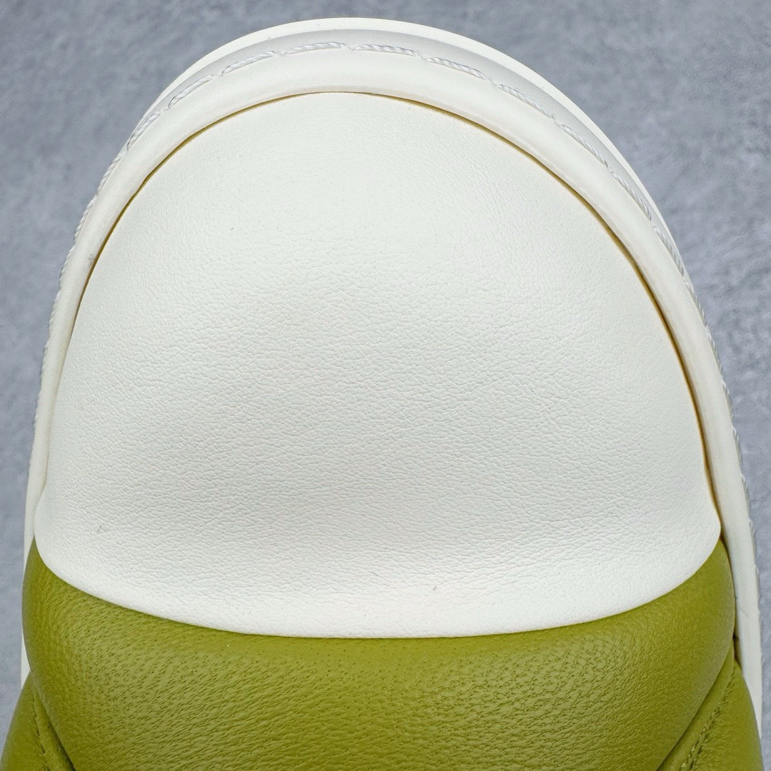 图片[11]-＃DG纯原 Rick Owens FW23 LUXOR 瑞克·欧文斯低帮皮面时尚运动板鞋面包鞋 牛油果绿 二级市场已经7K以上 平台客户随意卖四位数 RO广东原厂出品 纯原天花板 原版一比一复刻 冲正绝不翻车 还原度达到百分之98以上 原楦开发纸版版型 ZP拆解原版1：1复模裁片纸版 力求做到0错位 这样才能达到和zp一致的鞋型味道 采用进口cnc数控机床开发对版独家tpu奶香大底 区别于市场所有版本 zp同源定制尼龙布 达到和zp一致手感 原厂进口细纹布 万邦订购原厂高弹粉红色海绵 内里搭配软质细腻羊皮 TPU高密度大底 软硬度透光度高已经测试和原版一致 尺码：36 37 38 39 40 41 42 43 44 45 46-选品中心