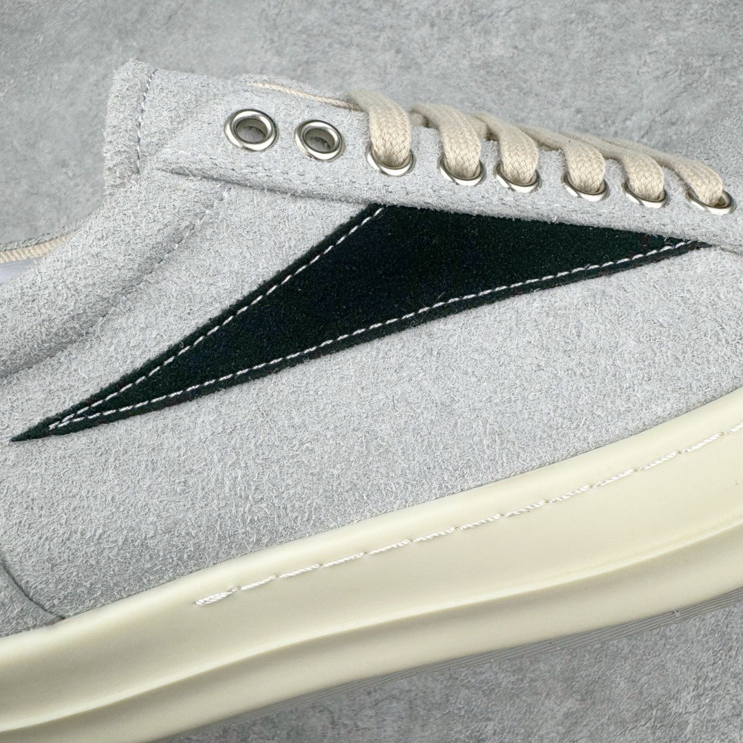 图片[11]-＃DG纯原 Rick Owens Edfu 瑞克·欧文斯低帮皮面时尚运动板鞋 灰黑 二级市场已经7K以上 平台客户随意卖四位数 RO广东原厂出品 纯原天花板 原版一比一复刻 冲正绝不翻车 还原度达到百分之98以上 原楦开发纸版版型 ZP拆解原版1：1复模裁片纸版 力求做到0错位 这样才能达到和zp一致的鞋型味道 采用进口cnc数控机床开发对版独家tpu奶香大底 区别于市场所有版本 zp同源全头层粒面小牛皮 达到和zp一致手感 原厂进口细纹布 万邦订购原厂高弹粉红色海绵 内里搭配软质细腻羊皮 TPU高密度大底 软硬度透光度高已经测试和原版一致 尺码：36 37 38 39 40 41 42 43 44 45 46-选品中心