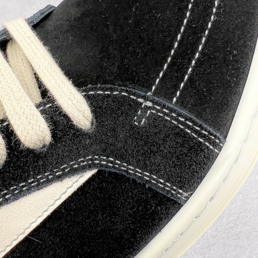 图片[13]-＃DG纯原 Rick Owens Edfu 瑞克·欧文斯低帮皮面时尚运动板鞋 黑白 二级市场已经7K以上 平台客户随意卖四位数 RO广东原厂出品 纯原天花板 原版一比一复刻 冲正绝不翻车 还原度达到百分之98以上 原楦开发纸版版型 ZP拆解原版1：1复模裁片纸版 力求做到0错位 这样才能达到和zp一致的鞋型味道 采用进口cnc数控机床开发对版独家tpu奶香大底 区别于市场所有版本 zp同源全头层粒面小牛皮 达到和zp一致手感 原厂进口细纹布 万邦订购原厂高弹粉红色海绵 内里搭配软质细腻羊皮 TPU高密度大底 软硬度透光度高已经测试和原版一致 尺码：36 37 38 39 40 41 42 43 44 45 46-选品中心