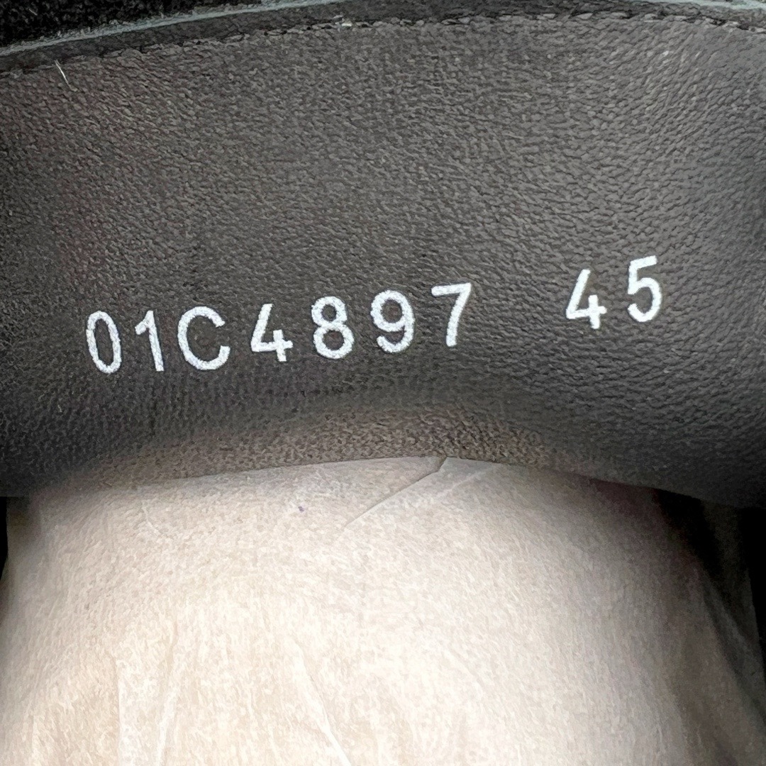 图片[15]-＃DG纯原 Rick Owens Edfu 瑞克·欧文斯低帮皮面时尚运动板鞋 黑白 二级市场已经7K以上 平台客户随意卖四位数 RO广东原厂出品 纯原天花板 原版一比一复刻 冲正绝不翻车 还原度达到百分之98以上 原楦开发纸版版型 ZP拆解原版1：1复模裁片纸版 力求做到0错位 这样才能达到和zp一致的鞋型味道 采用进口cnc数控机床开发对版独家tpu奶香大底 区别于市场所有版本 zp同源全头层粒面小牛皮 达到和zp一致手感 原厂进口细纹布 万邦订购原厂高弹粉红色海绵 内里搭配软质细腻羊皮 TPU高密度大底 软硬度透光度高已经测试和原版一致 尺码：36 37 38 39 40 41 42 43 44 45 46-选品中心