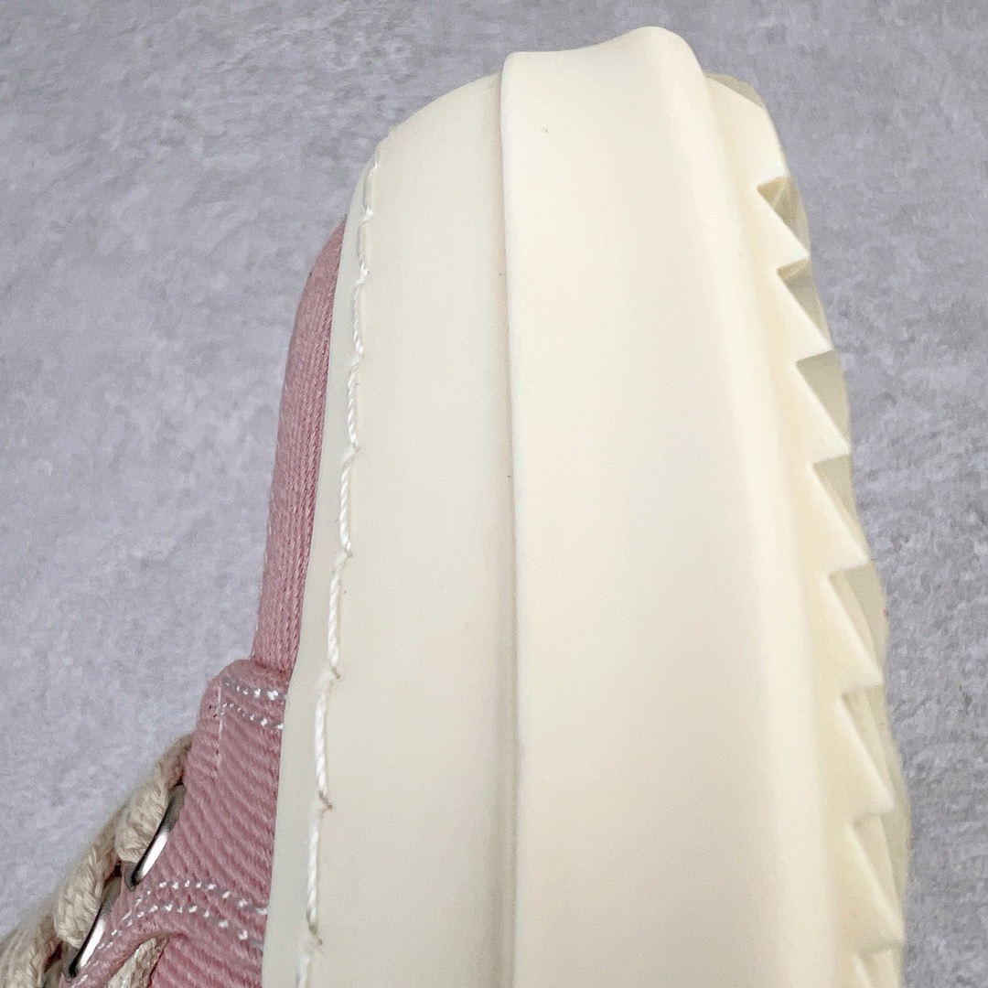 图片[12]-＃DG纯原 Rick Owens Drkshdw 瑞克·欧文斯低帮牛仔布时尚运动板鞋 粉色 二级市场已经7K以上 平台客户随意卖四位数 RO广东原厂出品 纯原天花板 原版一比一复刻 冲正绝不翻车 还原度达到百分之98以上 原楦开发纸版版型 ZP拆解原版1：1复模裁片纸版 力求做到0错位 这样才能达到和zp一致的鞋型味道 采用进口cnc数控机床开发对版独家tpu奶香大底 区别于市场所有版本 zp同源定制尼龙布 达到和zp一致手感 原厂进口细纹布 万邦订购原厂高弹粉红色海绵 内里搭配软质细腻羊皮 TPU高密度大底 软硬度透光度高已经测试和原版一致 尺码：36 37 38 39 40 41 42 43 44 45 46-选品中心