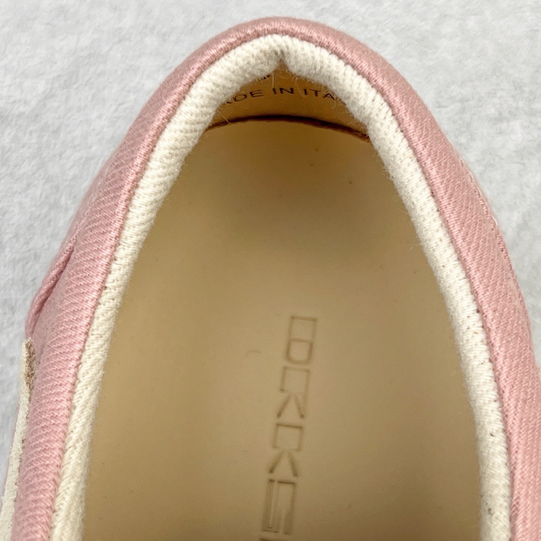 图片[11]-＃DG纯原 Rick Owens Drkshdw 瑞克·欧文斯低帮牛仔布时尚运动板鞋 粉色 二级市场已经7K以上 平台客户随意卖四位数 RO广东原厂出品 纯原天花板 原版一比一复刻 冲正绝不翻车 还原度达到百分之98以上 原楦开发纸版版型 ZP拆解原版1：1复模裁片纸版 力求做到0错位 这样才能达到和zp一致的鞋型味道 采用进口cnc数控机床开发对版独家tpu奶香大底 区别于市场所有版本 zp同源定制尼龙布 达到和zp一致手感 原厂进口细纹布 万邦订购原厂高弹粉红色海绵 内里搭配软质细腻羊皮 TPU高密度大底 软硬度透光度高已经测试和原版一致 尺码：36 37 38 39 40 41 42 43 44 45 46-选品中心