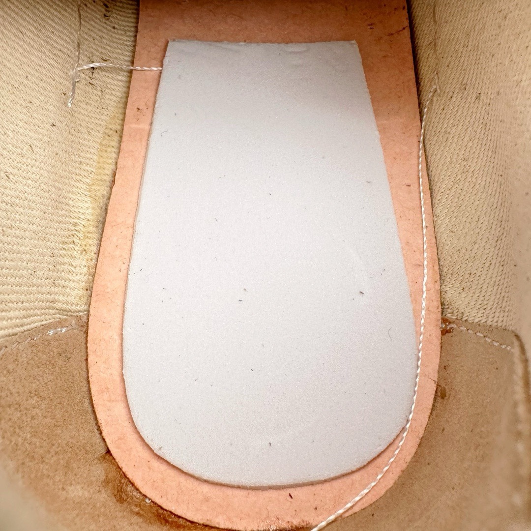 图片[18]-＃DG纯原 Rick Owens Edfu 瑞克·欧文斯低帮皮面时尚运动板鞋 玫红 二级市场已经7K以上 平台客户随意卖四位数 RO广东原厂出品 纯原天花板 原版一比一复刻 冲正绝不翻车 还原度达到百分之98以上 原楦开发纸版版型 ZP拆解原版1：1复模裁片纸版 力求做到0错位 这样才能达到和zp一致的鞋型味道 采用进口cnc数控机床开发对版独家tpu奶香大底 区别于市场所有版本 zp同源全头层粒面小牛皮 达到和zp一致手感 原厂进口细纹布 万邦订购原厂高弹粉红色海绵 内里搭配软质细腻羊皮 TPU高密度大底 软硬度透光度高已经测试和原版一致 尺码：36 37 38 39 40 41 42 43 44 45 46-选品中心