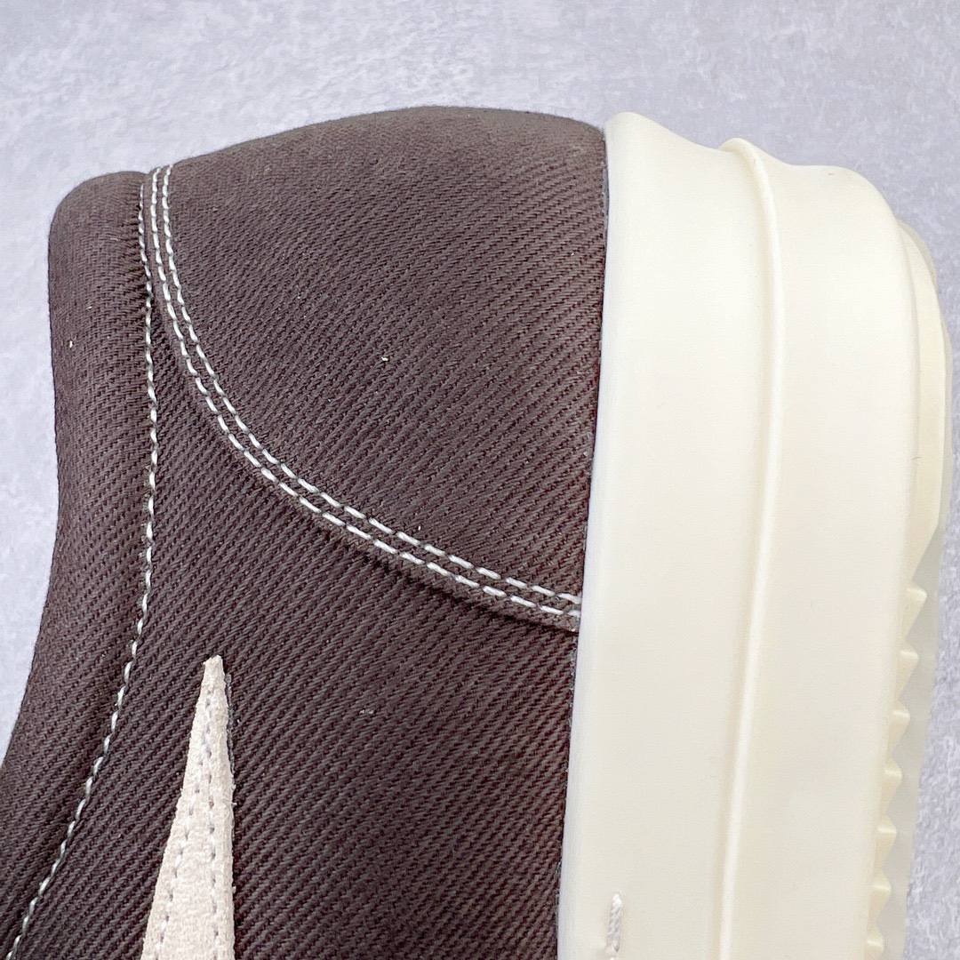 图片[15]-＃DG纯原 Rick Owens Drkshdw 瑞克·欧文斯低帮牛仔布时尚运动板鞋 黑白 二级市场已经7K以上 平台客户随意卖四位数 RO广东原厂出品 纯原天花板 原版一比一复刻 冲正绝不翻车 还原度达到百分之98以上 原楦开发纸版版型 ZP拆解原版1：1复模裁片纸版 力求做到0错位 这样才能达到和zp一致的鞋型味道 采用进口cnc数控机床开发对版独家tpu奶香大底 区别于市场所有版本 zp同源定制尼龙布 达到和zp一致手感 原厂进口细纹布 万邦订购原厂高弹粉红色海绵 内里搭配软质细腻羊皮 TPU高密度大底 软硬度透光度高已经测试和原版一致 尺码：36 37 38 39 40 41 42 43 44 45 46-选品中心