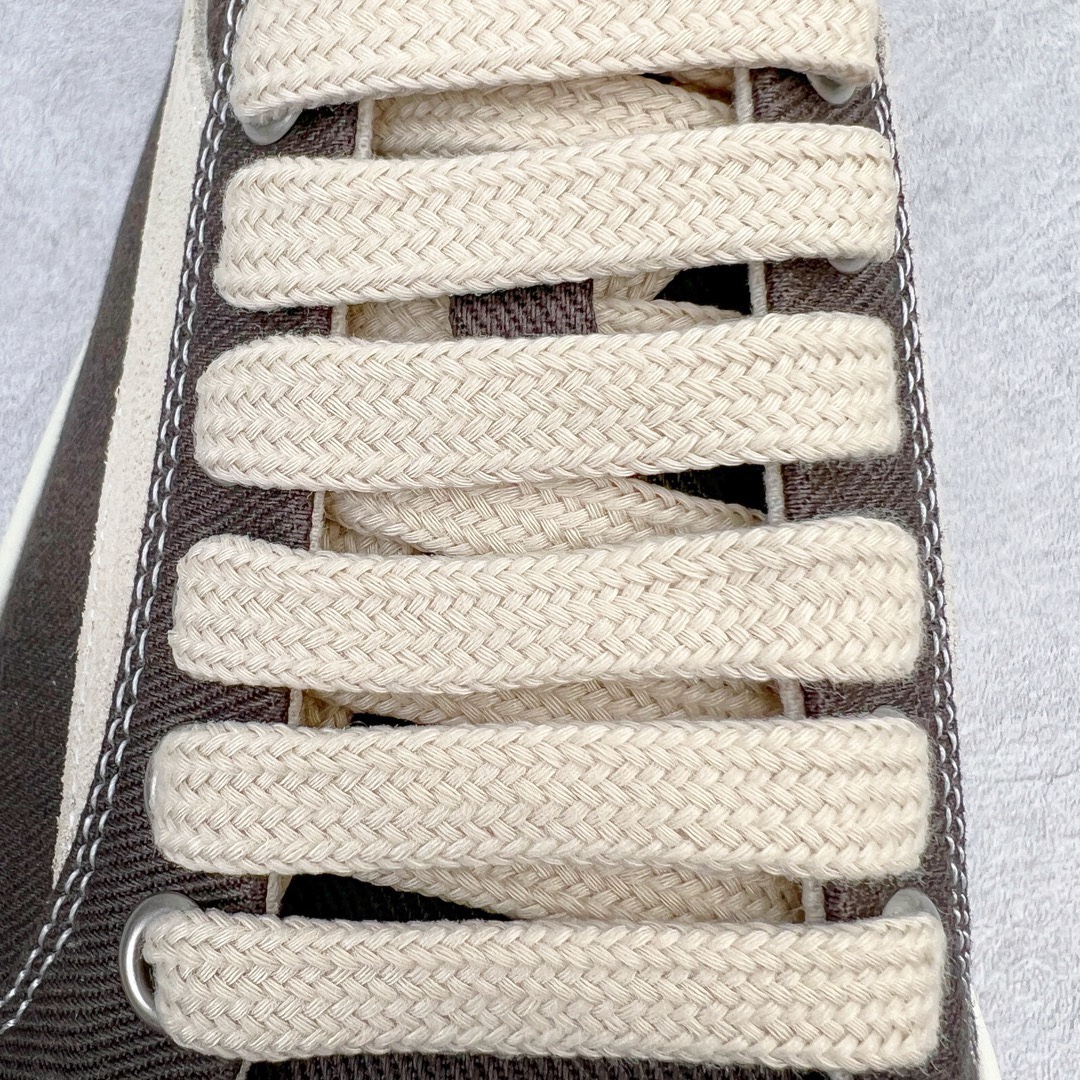 图片[17]-＃DG纯原 Rick Owens Drkshdw 瑞克·欧文斯低帮牛仔布时尚运动板鞋 黑白 二级市场已经7K以上 平台客户随意卖四位数 RO广东原厂出品 纯原天花板 原版一比一复刻 冲正绝不翻车 还原度达到百分之98以上 原楦开发纸版版型 ZP拆解原版1：1复模裁片纸版 力求做到0错位 这样才能达到和zp一致的鞋型味道 采用进口cnc数控机床开发对版独家tpu奶香大底 区别于市场所有版本 zp同源定制尼龙布 达到和zp一致手感 原厂进口细纹布 万邦订购原厂高弹粉红色海绵 内里搭配软质细腻羊皮 TPU高密度大底 软硬度透光度高已经测试和原版一致 尺码：36 37 38 39 40 41 42 43 44 45 46-选品中心