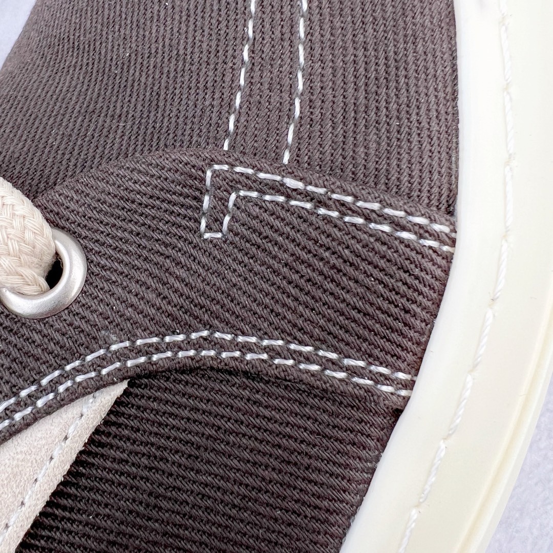 图片[13]-＃DG纯原 Rick Owens Drkshdw 瑞克·欧文斯低帮牛仔布时尚运动板鞋 黑白 二级市场已经7K以上 平台客户随意卖四位数 RO广东原厂出品 纯原天花板 原版一比一复刻 冲正绝不翻车 还原度达到百分之98以上 原楦开发纸版版型 ZP拆解原版1：1复模裁片纸版 力求做到0错位 这样才能达到和zp一致的鞋型味道 采用进口cnc数控机床开发对版独家tpu奶香大底 区别于市场所有版本 zp同源定制尼龙布 达到和zp一致手感 原厂进口细纹布 万邦订购原厂高弹粉红色海绵 内里搭配软质细腻羊皮 TPU高密度大底 软硬度透光度高已经测试和原版一致 尺码：36 37 38 39 40 41 42 43 44 45 46-选品中心