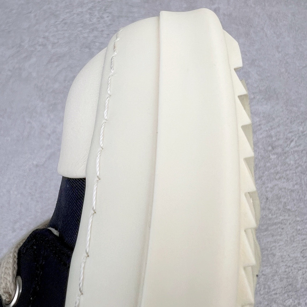 图片[11]-＃DG纯原 Rick Owens Drkshdw 瑞克·欧文斯低帮尼龙布时尚运动板鞋 黑白 二级市场已经7K以上 平台客户随意卖四位数 RO广东原厂出品 纯原天花板 原版一比一复刻 冲正绝不翻车 还原度达到百分之98以上 原楦开发纸版版型 ZP拆解原版1：1复模裁片纸版 力求做到0错位 这样才能达到和zp一致的鞋型味道 采用进口cnc数控机床开发对版独家tpu奶香大底 区别于市场所有版本 zp同源定制尼龙布 达到和zp一致手感 原厂进口细纹布 万邦订购原厂高弹粉红色海绵 内里搭配软质细腻羊皮 TPU高密度大底 软硬度透光度高已经测试和原版一致 尺码：36 37 38 39 40 41 42 43 44 45 46-选品中心