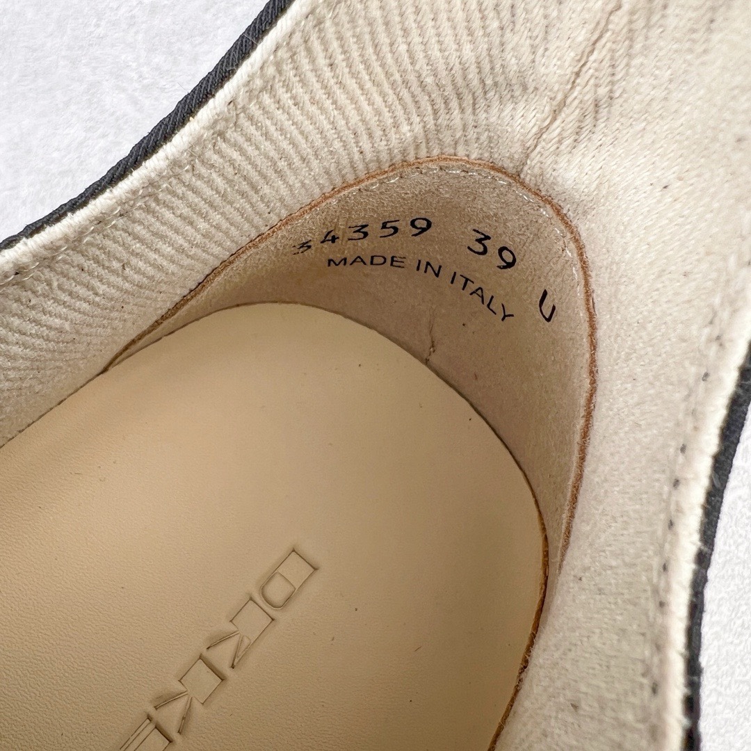 图片[17]-＃DG纯原 Rick Owens Drkshdw 瑞克·欧文斯低帮尼龙布时尚运动板鞋 黑白 二级市场已经7K以上 平台客户随意卖四位数 RO广东原厂出品 纯原天花板 原版一比一复刻 冲正绝不翻车 还原度达到百分之98以上 原楦开发纸版版型 ZP拆解原版1：1复模裁片纸版 力求做到0错位 这样才能达到和zp一致的鞋型味道 采用进口cnc数控机床开发对版独家tpu奶香大底 区别于市场所有版本 zp同源定制尼龙布 达到和zp一致手感 原厂进口细纹布 万邦订购原厂高弹粉红色海绵 内里搭配软质细腻羊皮 TPU高密度大底 软硬度透光度高已经测试和原版一致 尺码：36 37 38 39 40 41 42 43 44 45 46-选品中心