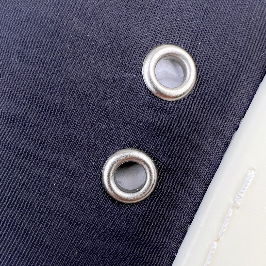 图片[16]-＃DG纯原 Rick Owens Drkshdw 瑞克·欧文斯低帮尼龙布时尚运动板鞋 黑白 二级市场已经7K以上 平台客户随意卖四位数 RO广东原厂出品 纯原天花板 原版一比一复刻 冲正绝不翻车 还原度达到百分之98以上 原楦开发纸版版型 ZP拆解原版1：1复模裁片纸版 力求做到0错位 这样才能达到和zp一致的鞋型味道 采用进口cnc数控机床开发对版独家tpu奶香大底 区别于市场所有版本 zp同源定制尼龙布 达到和zp一致手感 原厂进口细纹布 万邦订购原厂高弹粉红色海绵 内里搭配软质细腻羊皮 TPU高密度大底 软硬度透光度高已经测试和原版一致 尺码：36 37 38 39 40 41 42 43 44 45 46-选品中心