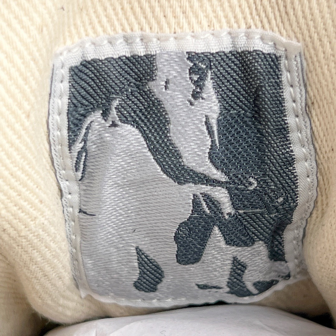 图片[18]-＃DG纯原 Rick Owens Drkshdw 瑞克·欧文斯低帮牛仔布时尚运动板鞋 黑白 二级市场已经7K以上 平台客户随意卖四位数 RO广东原厂出品 纯原天花板 原版一比一复刻 冲正绝不翻车 还原度达到百分之98以上 原楦开发纸版版型 ZP拆解原版1：1复模裁片纸版 力求做到0错位 这样才能达到和zp一致的鞋型味道 采用进口cnc数控机床开发对版独家tpu奶香大底 区别于市场所有版本 zp同源定制尼龙布 达到和zp一致手感 原厂进口细纹布 万邦订购原厂高弹粉红色海绵 内里搭配软质细腻羊皮 TPU高密度大底 软硬度透光度高已经测试和原版一致 尺码：36 37 38 39 40 41 42 43 44 45 46-选品中心