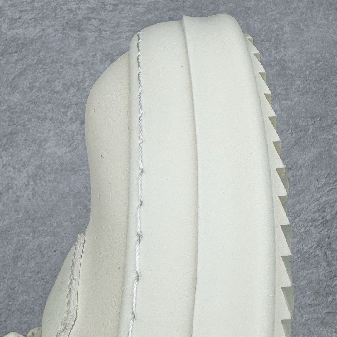 图片[15]-＃DG纯原 Rick Owens FogachineGeobasket 瑞克·欧文斯高帮皮面时尚运动板鞋 白黑 二级市场已经7K以上 平台客户随意卖四位数 RO广东原厂出品 纯原天花板 原版一比一复刻 冲正绝不翻车 还原度达到百分之98以上 原楦开发纸版版型 ZP拆解原版1：1复模裁片纸版 力求做到0错位 这样才能达到和zp一致的鞋型味道 采用进口cnc数控机床开发对版独家tpu奶香大底 区别于市场所有版本 zp同源全头层粒面小牛皮 达到和zp一致手感 原厂进口细纹布 万邦订购原厂高弹粉红色海绵 内里搭配软质细腻羊皮 TPU高密度大底 软硬度透光度高已经测试和原版一致 尺码：36 37 38 39 40 41 42 43 44 45 46-选品中心