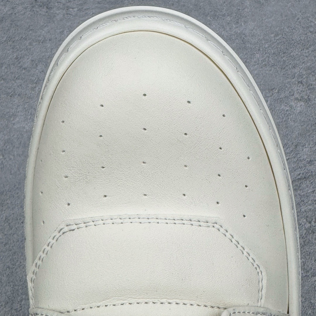 图片[14]-＃DG纯原 Rick Owens FogachineGeobasket 瑞克·欧文斯高帮皮面时尚运动板鞋 白黑 二级市场已经7K以上 平台客户随意卖四位数 RO广东原厂出品 纯原天花板 原版一比一复刻 冲正绝不翻车 还原度达到百分之98以上 原楦开发纸版版型 ZP拆解原版1：1复模裁片纸版 力求做到0错位 这样才能达到和zp一致的鞋型味道 采用进口cnc数控机床开发对版独家tpu奶香大底 区别于市场所有版本 zp同源全头层粒面小牛皮 达到和zp一致手感 原厂进口细纹布 万邦订购原厂高弹粉红色海绵 内里搭配软质细腻羊皮 TPU高密度大底 软硬度透光度高已经测试和原版一致 尺码：36 37 38 39 40 41 42 43 44 45 46-选品中心