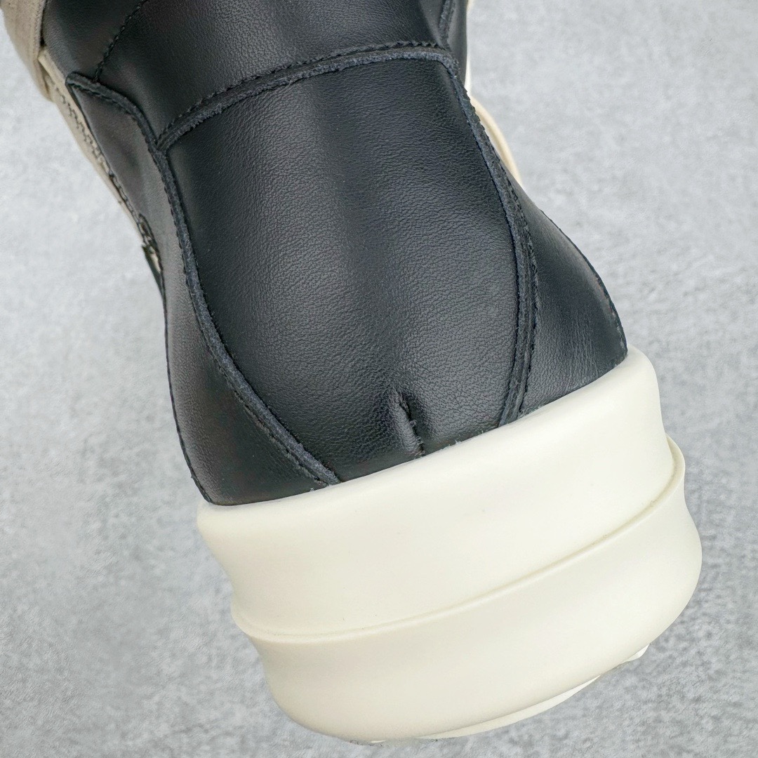 图片[17]-＃DG纯原 Rick Owens FogachineGeobasket 瑞克·欧文斯高帮皮面时尚运动板鞋 白黑 二级市场已经7K以上 平台客户随意卖四位数 RO广东原厂出品 纯原天花板 原版一比一复刻 冲正绝不翻车 还原度达到百分之98以上 原楦开发纸版版型 ZP拆解原版1：1复模裁片纸版 力求做到0错位 这样才能达到和zp一致的鞋型味道 采用进口cnc数控机床开发对版独家tpu奶香大底 区别于市场所有版本 zp同源全头层粒面小牛皮 达到和zp一致手感 原厂进口细纹布 万邦订购原厂高弹粉红色海绵 内里搭配软质细腻羊皮 TPU高密度大底 软硬度透光度高已经测试和原版一致 尺码：36 37 38 39 40 41 42 43 44 45 46-选品中心