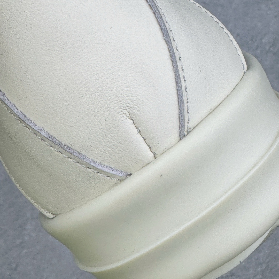 图片[10]-＃DG纯原 Rick Owens FogachineGeobasket 瑞克·欧文斯高帮皮面时尚运动板鞋 黑白 二级市场已经7K以上 平台客户随意卖四位数 RO广东原厂出品 纯原天花板 原版一比一复刻 冲正绝不翻车 还原度达到百分之98以上 原楦开发纸版版型 ZP拆解原版1：1复模裁片纸版 力求做到0错位 这样才能达到和zp一致的鞋型味道 采用进口cnc数控机床开发对版独家tpu奶香大底 区别于市场所有版本 zp同源全头层粒面小牛皮 达到和zp一致手感 原厂进口细纹布 万邦订购原厂高弹粉红色海绵 内里搭配软质细腻羊皮 TPU高密度大底 软硬度透光度高已经测试和原版一致 尺码：36 37 38 39 40 41 42 43 44 45 46-选品中心