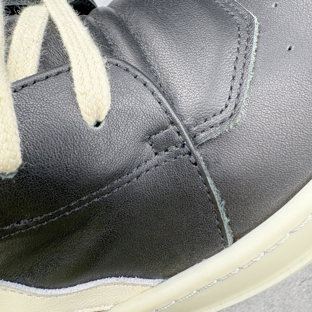 图片[16]-＃DG纯原 Rick Owens FogachineGeobasket 瑞克·欧文斯高帮皮面时尚运动板鞋 黑白 二级市场已经7K以上 平台客户随意卖四位数 RO广东原厂出品 纯原天花板 原版一比一复刻 冲正绝不翻车 还原度达到百分之98以上 原楦开发纸版版型 ZP拆解原版1：1复模裁片纸版 力求做到0错位 这样才能达到和zp一致的鞋型味道 采用进口cnc数控机床开发对版独家tpu奶香大底 区别于市场所有版本 zp同源全头层粒面小牛皮 达到和zp一致手感 原厂进口细纹布 万邦订购原厂高弹粉红色海绵 内里搭配软质细腻羊皮 TPU高密度大底 软硬度透光度高已经测试和原版一致 尺码：36 37 38 39 40 41 42 43 44 45 46-选品中心