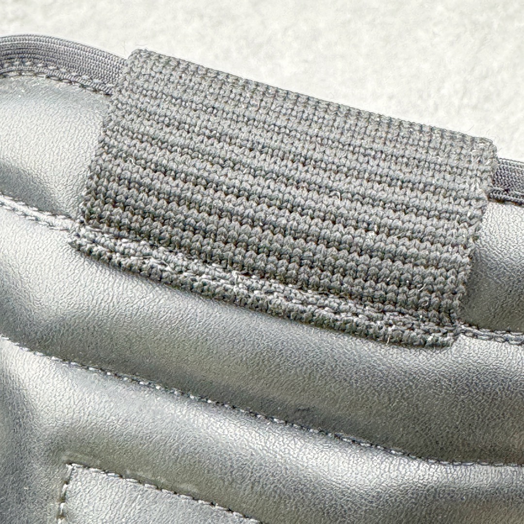 图片[16]-＃DG纯原 Rick Owens Edfu 瑞克·欧文斯高帮皮面时尚运动板鞋 黑白 二级市场已经7K以上 平台客户随意卖四位数 RO广东原厂出品 纯原天花板 原版一比一复刻 冲正绝不翻车 还原度达到百分之98以上 原楦开发纸版版型 ZP拆解原版1：1复模裁片纸版 力求做到0错位 这样才能达到和zp一致的鞋型味道 采用进口cnc数控机床开发对版独家tpu奶香大底 区别于市场所有版本 zp同源全头层粒面小牛皮 达到和zp一致手感 原厂进口细纹布 万邦订购原厂高弹粉红色海绵 内里搭配软质细腻羊皮 TPU高密度大底 软硬度透光度高已经测试和原版一致 尺码：36 37 38 39 40 41 42 43 44 45 46-选品中心