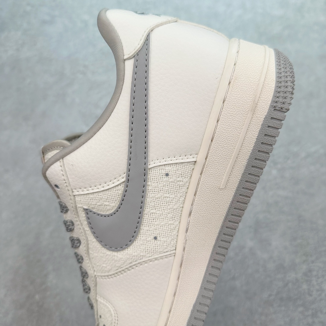 图片[7]-NK Air Force 1´07 Low 空军一号低帮百搭休闲运动板鞋 HW2636-079 柔软、弹性十足的缓震性能和出色的中底设计 横跨复古与现代的外型结合 造就出风靡全球 三十多年的Force 1 直到今天还深受青睐 尺码：36 36.5 37.5 38 38.5 39 40 40.5 41 42 42.5 43 44 44.5 45-选品中心