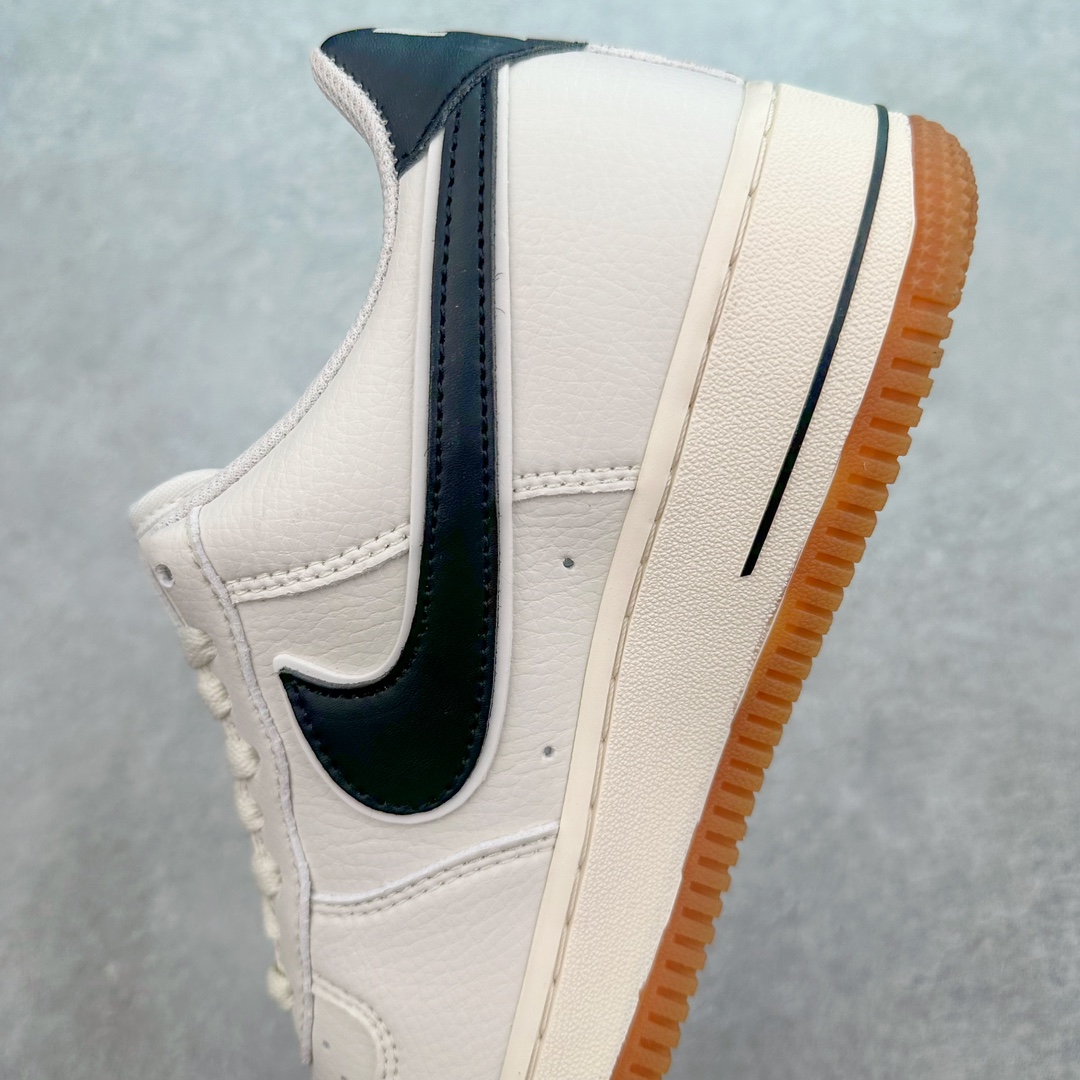 图片[7]-NK Air Force 1´07 Low 空军一号低帮百搭休闲运动板鞋 WA0531-301 柔软、弹性十足的缓震性能和出色的中底设计 横跨复古与现代的外型结合 造就出风靡全球 三十多年的Force 1 直到今天还深受青睐 尺码：36 36.5 37.5 38 38.5 39 40 40.5 41 42 42.5 43 44 44.5 45-选品中心