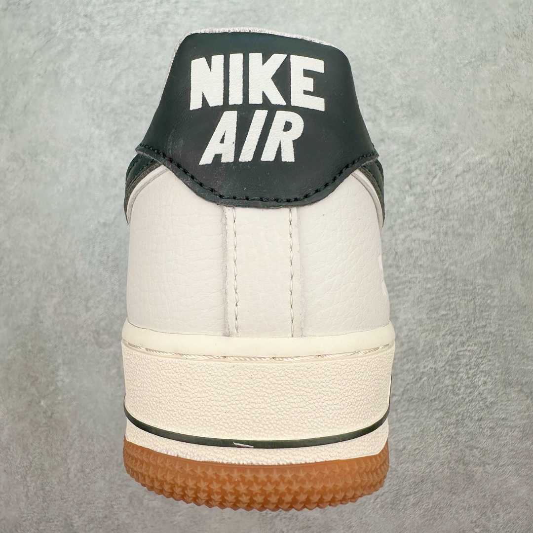 图片[8]-NK Air Force 1´07 Low 空军一号低帮百搭休闲运动板鞋 WA0531-301 柔软、弹性十足的缓震性能和出色的中底设计 横跨复古与现代的外型结合 造就出风靡全球 三十多年的Force 1 直到今天还深受青睐 尺码：36 36.5 37.5 38 38.5 39 40 40.5 41 42 42.5 43 44 44.5 45-选品中心