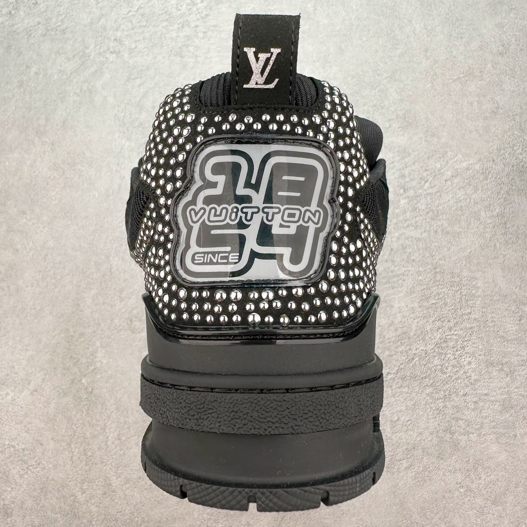 图片[8]-＃K纯原 LOUIS VUITTON Skate lv小牛皮超大花朵印花低帮板鞋 市场所有版本中综合最强的货品 GD实力大厂出品 全网最全配色更新最快 最成熟的做工稳定的品控 完美鞋型超高的清洁度 零毛边线头瑕疵 全套原楦原纸版原鞋开模 全网最具灵魂的版型 正确原装黄色鞋盒 正确中底印花 鞋面印花3D高频深度立体 全鞋电脑针车 紧密相连 针距密度一致 环保乳胶注塑鞋垫 厚度脚感还原原版 皮面裁剪部位 统一油边封口工艺 原装橡胶大底含胶量大底组合零偏差 专柜全套包装 防尘袋 说明书 质保卡 男女鞋 尺码：35 36 37 38 39 40 41 42 43 44 45-选品中心