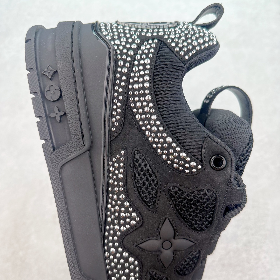 图片[6]-＃K纯原 LOUIS VUITTON Skate lv小牛皮超大花朵印花低帮板鞋 市场所有版本中综合最强的货品 GD实力大厂出品 全网最全配色更新最快 最成熟的做工稳定的品控 完美鞋型超高的清洁度 零毛边线头瑕疵 全套原楦原纸版原鞋开模 全网最具灵魂的版型 正确原装黄色鞋盒 正确中底印花 鞋面印花3D高频深度立体 全鞋电脑针车 紧密相连 针距密度一致 环保乳胶注塑鞋垫 厚度脚感还原原版 皮面裁剪部位 统一油边封口工艺 原装橡胶大底含胶量大底组合零偏差 专柜全套包装 防尘袋 说明书 质保卡 男女鞋 尺码：35 36 37 38 39 40 41 42 43 44 45-选品中心