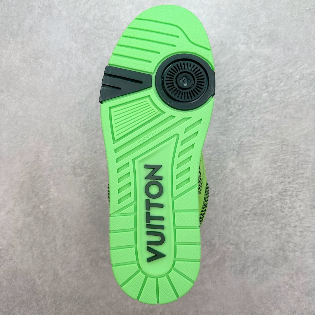 图片[9]-＃K纯原 LOUIS VUITTON Skate lv小牛皮超大花朵印花低帮板鞋 市场所有版本中综合最强的货品 GD实力大厂出品 全网最全配色更新最快 最成熟的做工稳定的品控 完美鞋型超高的清洁度 零毛边线头瑕疵 全套原楦原纸版原鞋开模 全网最具灵魂的版型 正确原装黄色鞋盒 正确中底印花 鞋面印花3D高频深度立体 全鞋电脑针车 紧密相连 针距密度一致 环保乳胶注塑鞋垫 厚度脚感还原原版 皮面裁剪部位 统一油边封口工艺 原装橡胶大底含胶量大底组合零偏差 专柜全套包装 防尘袋 说明书 质保卡 男女鞋 尺码：35 36 37 38 39 40 41 42 43 44 45-选品中心