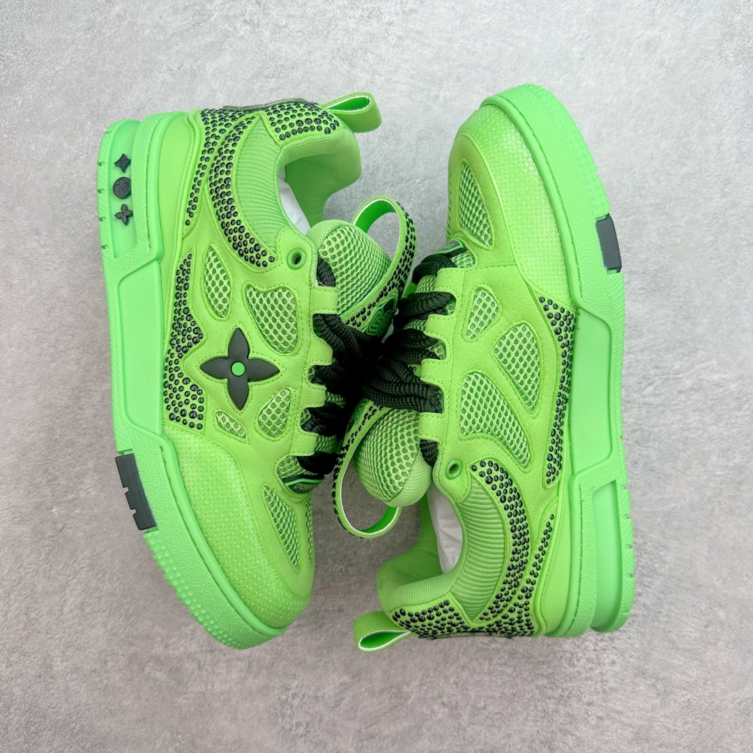 图片[3]-＃K纯原 LOUIS VUITTON Skate lv小牛皮超大花朵印花低帮板鞋 市场所有版本中综合最强的货品 GD实力大厂出品 全网最全配色更新最快 最成熟的做工稳定的品控 完美鞋型超高的清洁度 零毛边线头瑕疵 全套原楦原纸版原鞋开模 全网最具灵魂的版型 正确原装黄色鞋盒 正确中底印花 鞋面印花3D高频深度立体 全鞋电脑针车 紧密相连 针距密度一致 环保乳胶注塑鞋垫 厚度脚感还原原版 皮面裁剪部位 统一油边封口工艺 原装橡胶大底含胶量大底组合零偏差 专柜全套包装 防尘袋 说明书 质保卡 男女鞋 尺码：35 36 37 38 39 40 41 42 43 44 45-选品中心