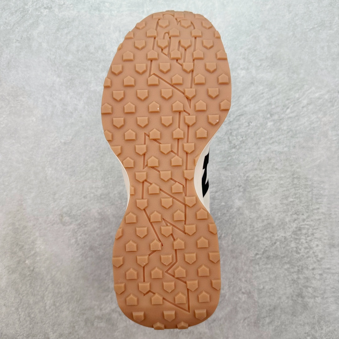 图片[9]-＃福利特价 MLB CHUNKY JOGGER Seamball 纽约洋基队增高复古风NY大标印花运动鞋老爹鞋 Ins博主网红人手一双 小红书爆款 标配韩国代购吊牌标贴 手提袋 三标防伪标签齐全 鞋垫下带有防伪码 尺码：36 36.5 37.5 38 38.5 39 40 40.5 41 42 42.5 43 44 45-选品中心