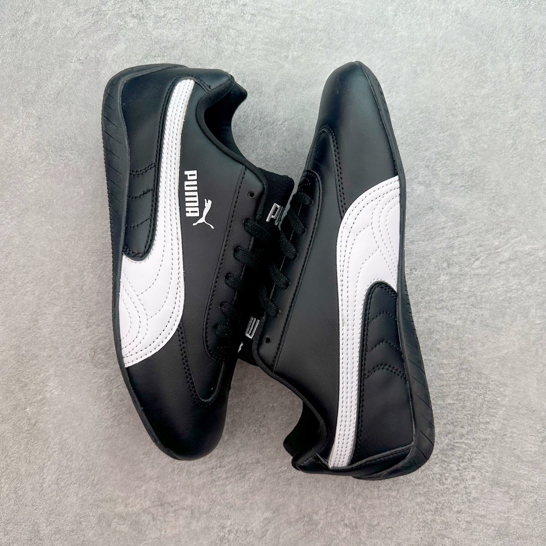 图片[3]-＃绿X/GX PUMA Speedca OG 彪马极速赛车系列低帮德训风拼接复古百搭休闲运动赛车鞋 鞋款从80、90年代赛车手所穿的防火赛车鞋为原型，鞋身线条模仿了赛车的流线廓形，体现了空气动力学原理的结构。简约流畅的外观，恰好又和贯穿其中的Formstrip Logo融合恰到好处，视觉上细节丰富且协调。本次Speedcat OG鞋款归来，最大看点自然式保留了窄版鞋型以及薄底构造。这两年各品牌鞋底越做越厚，Speedcat反其道而行之，上脚几乎无鞋底的效果带来耳目一新的视觉体验。鞋面依旧是以质感细腻的麂皮材质打造，并且大面积近乎全包裹的使用，复古味道也愈发浓烈。配色上更是将最原始的黑色和红色带回，向F1赛车队的标志性队服致敬。相信让各位一眼种草的更多是出挑的大红色，上脚即可瞬间点亮整体造型，在以球鞋为核心的OOTD中脱颖而出。而另一款黑色则是低调的万金油，彰显新潮个性的同时又不喧宾夺主，也是热爱简约系穿搭朋友的首选。 尺码：35.5 36 37 37.5 38 38.5 39 40 40.5 41 42 42.5 43 44 44.5 45-选品中心