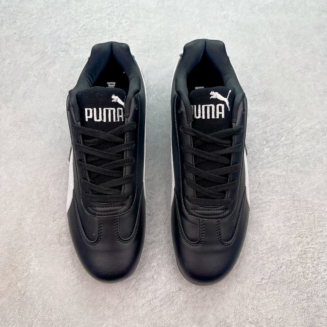 图片[2]-＃绿X/GX PUMA Speedca OG 彪马极速赛车系列低帮德训风拼接复古百搭休闲运动赛车鞋 鞋款从80、90年代赛车手所穿的防火赛车鞋为原型，鞋身线条模仿了赛车的流线廓形，体现了空气动力学原理的结构。简约流畅的外观，恰好又和贯穿其中的Formstrip Logo融合恰到好处，视觉上细节丰富且协调。本次Speedcat OG鞋款归来，最大看点自然式保留了窄版鞋型以及薄底构造。这两年各品牌鞋底越做越厚，Speedcat反其道而行之，上脚几乎无鞋底的效果带来耳目一新的视觉体验。鞋面依旧是以质感细腻的麂皮材质打造，并且大面积近乎全包裹的使用，复古味道也愈发浓烈。配色上更是将最原始的黑色和红色带回，向F1赛车队的标志性队服致敬。相信让各位一眼种草的更多是出挑的大红色，上脚即可瞬间点亮整体造型，在以球鞋为核心的OOTD中脱颖而出。而另一款黑色则是低调的万金油，彰显新潮个性的同时又不喧宾夺主，也是热爱简约系穿搭朋友的首选。 尺码：35.5 36 37 37.5 38 38.5 39 40 40.5 41 42 42.5 43 44 44.5 45-选品中心