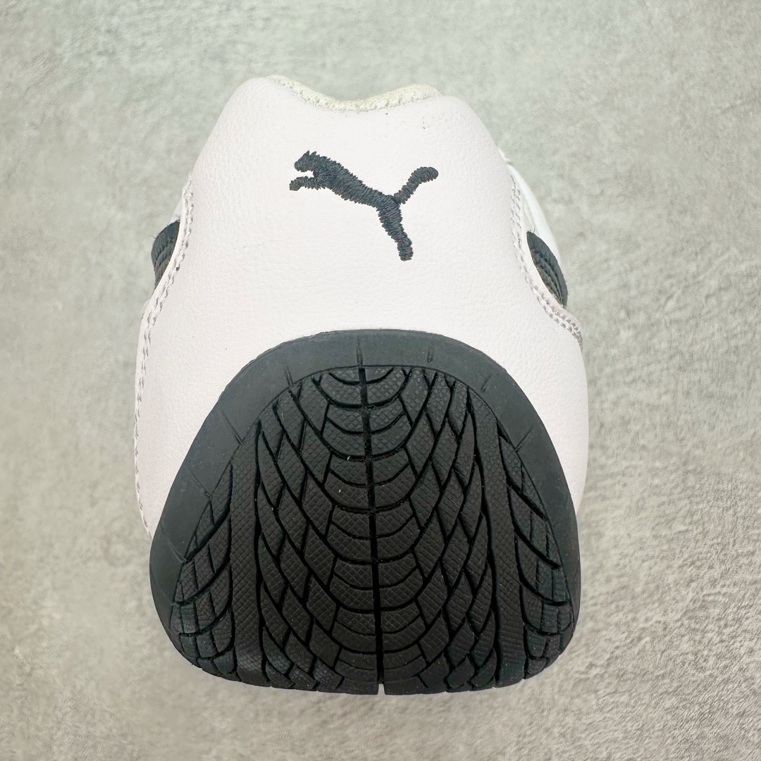 图片[8]-＃绿X/GX PUMA Speedca OG 彪马极速赛车系列低帮德训风拼接复古百搭休闲运动赛车鞋 鞋款从80、90年代赛车手所穿的防火赛车鞋为原型，鞋身线条模仿了赛车的流线廓形，体现了空气动力学原理的结构。简约流畅的外观，恰好又和贯穿其中的Formstrip Logo融合恰到好处，视觉上细节丰富且协调。本次Speedcat OG鞋款归来，最大看点自然式保留了窄版鞋型以及薄底构造。这两年各品牌鞋底越做越厚，Speedcat反其道而行之，上脚几乎无鞋底的效果带来耳目一新的视觉体验。鞋面依旧是以质感细腻的麂皮材质打造，并且大面积近乎全包裹的使用，复古味道也愈发浓烈。配色上更是将最原始的黑色和红色带回，向F1赛车队的标志性队服致敬。相信让各位一眼种草的更多是出挑的大红色，上脚即可瞬间点亮整体造型，在以球鞋为核心的OOTD中脱颖而出。而另一款黑色则是低调的万金油，彰显新潮个性的同时又不喧宾夺主，也是热爱简约系穿搭朋友的首选。 尺码：35.5 36 37 37.5 38 38.5 39 40 40.5 41 42 42.5 43 44 44.5 45-选品中心