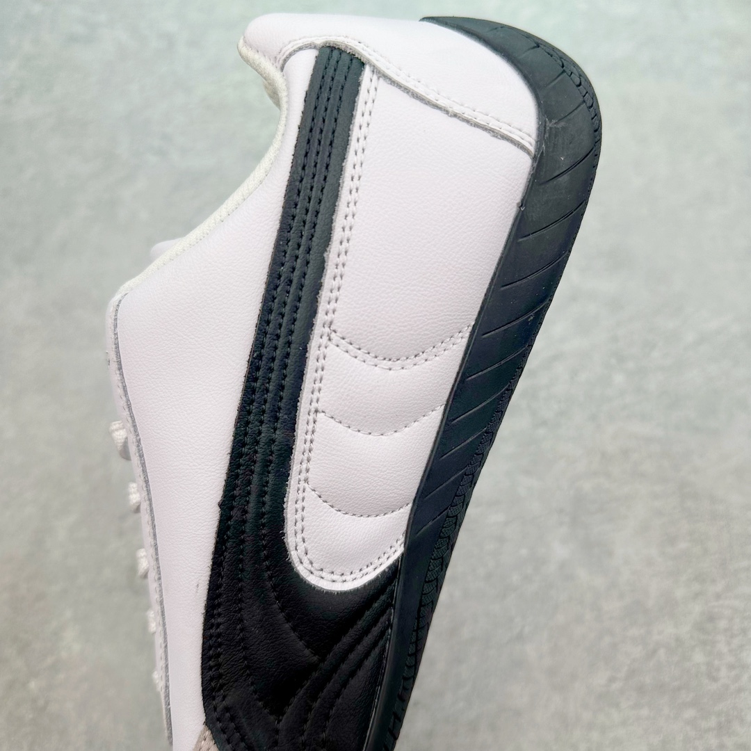 图片[7]-＃绿X/GX PUMA Speedca OG 彪马极速赛车系列低帮德训风拼接复古百搭休闲运动赛车鞋 鞋款从80、90年代赛车手所穿的防火赛车鞋为原型，鞋身线条模仿了赛车的流线廓形，体现了空气动力学原理的结构。简约流畅的外观，恰好又和贯穿其中的Formstrip Logo融合恰到好处，视觉上细节丰富且协调。本次Speedcat OG鞋款归来，最大看点自然式保留了窄版鞋型以及薄底构造。这两年各品牌鞋底越做越厚，Speedcat反其道而行之，上脚几乎无鞋底的效果带来耳目一新的视觉体验。鞋面依旧是以质感细腻的麂皮材质打造，并且大面积近乎全包裹的使用，复古味道也愈发浓烈。配色上更是将最原始的黑色和红色带回，向F1赛车队的标志性队服致敬。相信让各位一眼种草的更多是出挑的大红色，上脚即可瞬间点亮整体造型，在以球鞋为核心的OOTD中脱颖而出。而另一款黑色则是低调的万金油，彰显新潮个性的同时又不喧宾夺主，也是热爱简约系穿搭朋友的首选。 尺码：35.5 36 37 37.5 38 38.5 39 40 40.5 41 42 42.5 43 44 44.5 45-选品中心