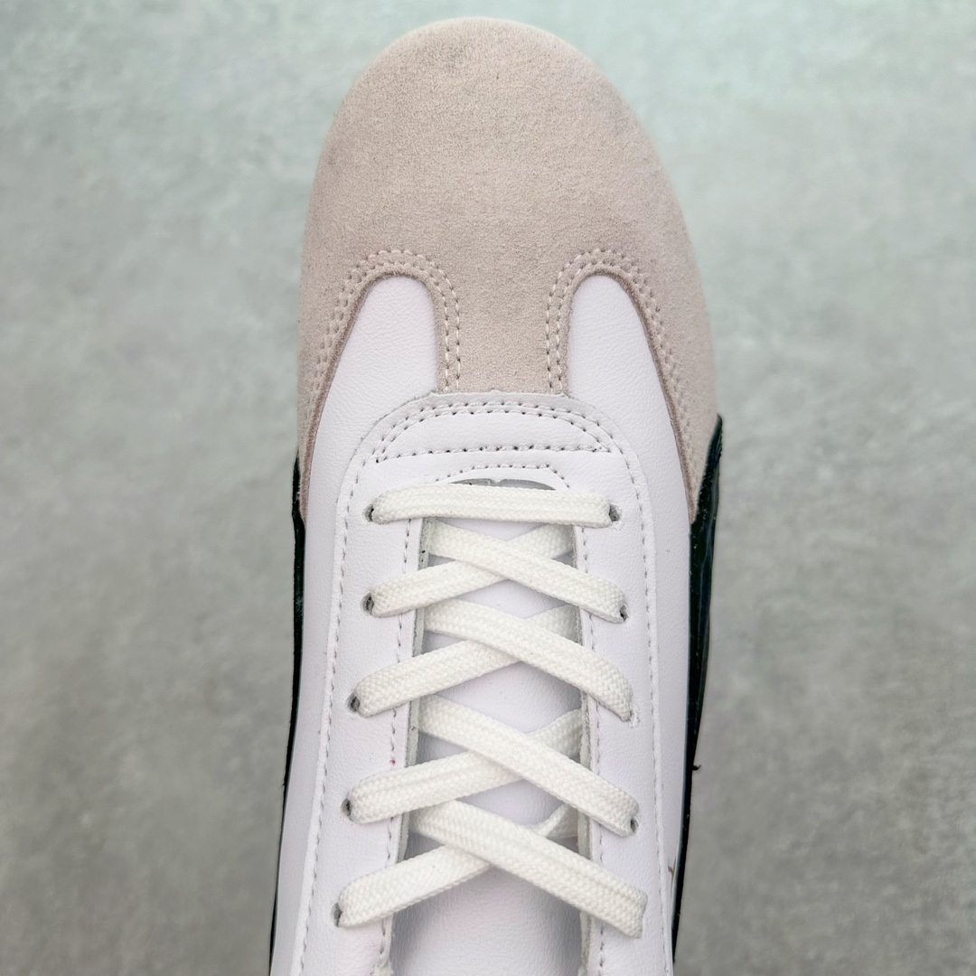 图片[4]-＃绿X/GX PUMA Speedca OG 彪马极速赛车系列低帮德训风拼接复古百搭休闲运动赛车鞋 鞋款从80、90年代赛车手所穿的防火赛车鞋为原型，鞋身线条模仿了赛车的流线廓形，体现了空气动力学原理的结构。简约流畅的外观，恰好又和贯穿其中的Formstrip Logo融合恰到好处，视觉上细节丰富且协调。本次Speedcat OG鞋款归来，最大看点自然式保留了窄版鞋型以及薄底构造。这两年各品牌鞋底越做越厚，Speedcat反其道而行之，上脚几乎无鞋底的效果带来耳目一新的视觉体验。鞋面依旧是以质感细腻的麂皮材质打造，并且大面积近乎全包裹的使用，复古味道也愈发浓烈。配色上更是将最原始的黑色和红色带回，向F1赛车队的标志性队服致敬。相信让各位一眼种草的更多是出挑的大红色，上脚即可瞬间点亮整体造型，在以球鞋为核心的OOTD中脱颖而出。而另一款黑色则是低调的万金油，彰显新潮个性的同时又不喧宾夺主，也是热爱简约系穿搭朋友的首选。 尺码：35.5 36 37 37.5 38 38.5 39 40 40.5 41 42 42.5 43 44 44.5 45-选品中心