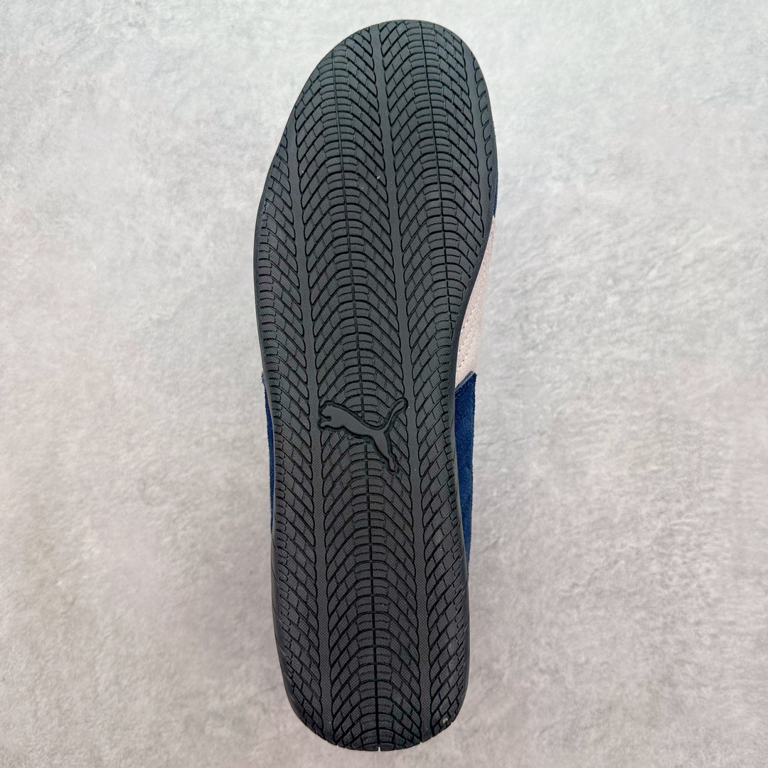 图片[9]-＃绿X/GX PUMA Speedca OG 彪马极速赛车系列低帮德训风拼接复古百搭休闲运动赛车鞋 鞋款从80、90年代赛车手所穿的防火赛车鞋为原型，鞋身线条模仿了赛车的流线廓形，体现了空气动力学原理的结构。简约流畅的外观，恰好又和贯穿其中的Formstrip Logo融合恰到好处，视觉上细节丰富且协调。本次Speedcat OG鞋款归来，最大看点自然式保留了窄版鞋型以及薄底构造。这两年各品牌鞋底越做越厚，Speedcat反其道而行之，上脚几乎无鞋底的效果带来耳目一新的视觉体验。鞋面依旧是以质感细腻的麂皮材质打造，并且大面积近乎全包裹的使用，复古味道也愈发浓烈。配色上更是将最原始的黑色和红色带回，向F1赛车队的标志性队服致敬。相信让各位一眼种草的更多是出挑的大红色，上脚即可瞬间点亮整体造型，在以球鞋为核心的OOTD中脱颖而出。而另一款黑色则是低调的万金油，彰显新潮个性的同时又不喧宾夺主，也是热爱简约系穿搭朋友的首选。 尺码：35.5 36 37 37.5 38 38.5 39 40 40.5 41 42 42.5 43 44 44.5 45-选品中心