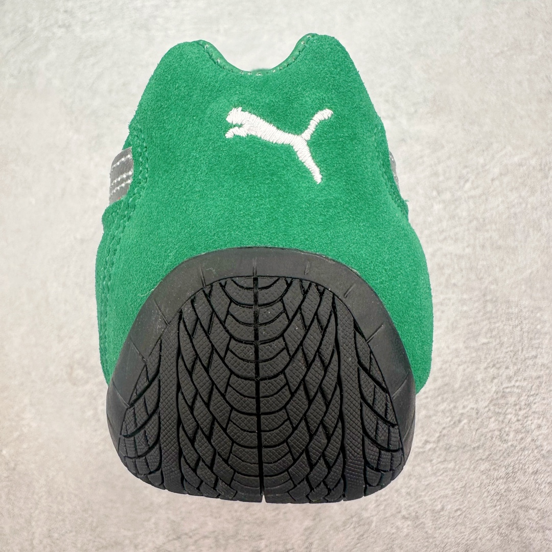 图片[8]-＃绿X/GX PUMA Speedca OG 彪马极速赛车系列低帮德训风拼接复古百搭休闲运动赛车鞋 鞋款从80、90年代赛车手所穿的防火赛车鞋为原型，鞋身线条模仿了赛车的流线廓形，体现了空气动力学原理的结构。简约流畅的外观，恰好又和贯穿其中的Formstrip Logo融合恰到好处，视觉上细节丰富且协调。本次Speedcat OG鞋款归来，最大看点自然式保留了窄版鞋型以及薄底构造。这两年各品牌鞋底越做越厚，Speedcat反其道而行之，上脚几乎无鞋底的效果带来耳目一新的视觉体验。鞋面依旧是以质感细腻的麂皮材质打造，并且大面积近乎全包裹的使用，复古味道也愈发浓烈。配色上更是将最原始的黑色和红色带回，向F1赛车队的标志性队服致敬。相信让各位一眼种草的更多是出挑的大红色，上脚即可瞬间点亮整体造型，在以球鞋为核心的OOTD中脱颖而出。而另一款黑色则是低调的万金油，彰显新潮个性的同时又不喧宾夺主，也是热爱简约系穿搭朋友的首选。 尺码：35.5 36 37 37.5 38 38.5 39 40 40.5 41 42 42.5 43 44 44.5 45-选品中心