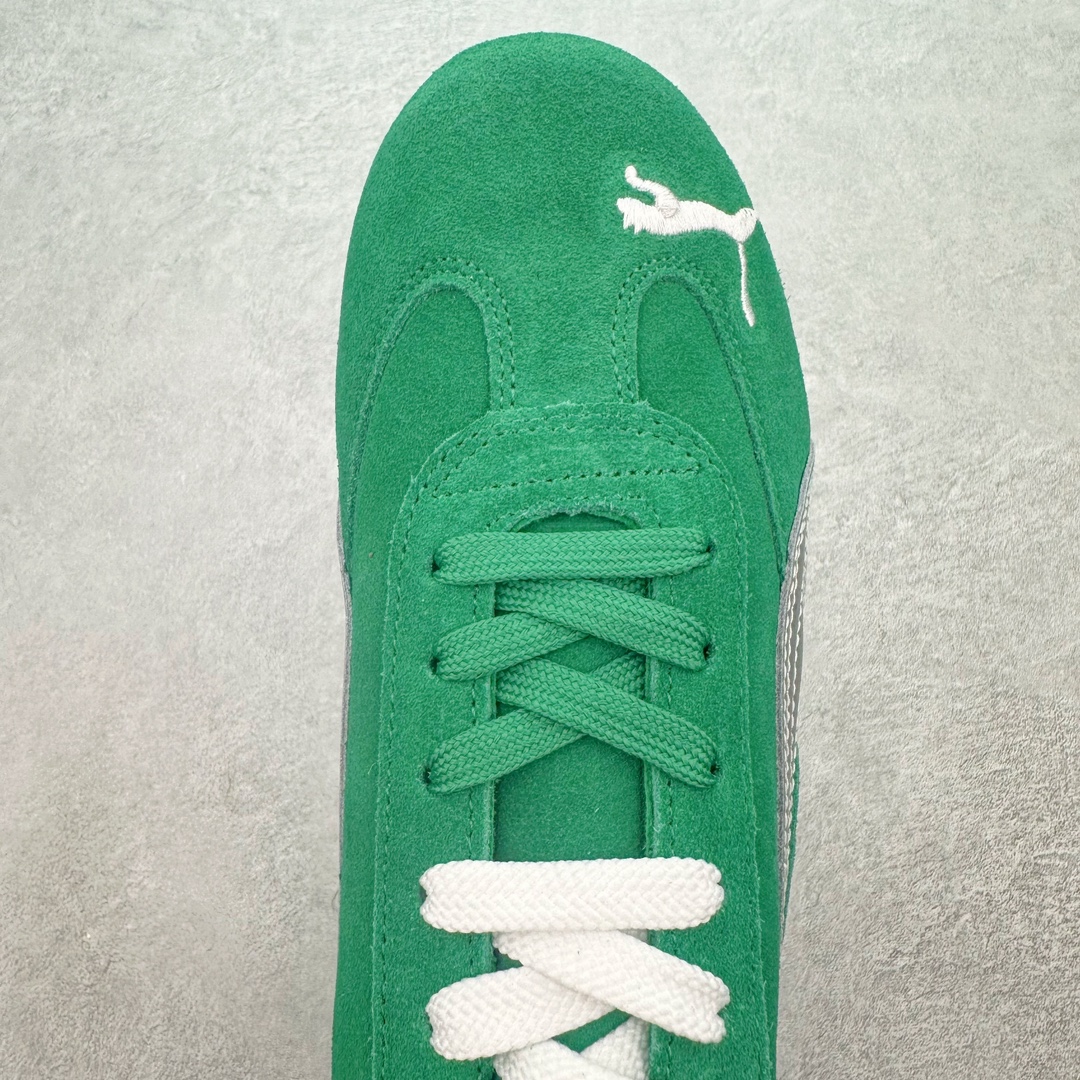 图片[4]-＃绿X/GX PUMA Speedca OG 彪马极速赛车系列低帮德训风拼接复古百搭休闲运动赛车鞋 鞋款从80、90年代赛车手所穿的防火赛车鞋为原型，鞋身线条模仿了赛车的流线廓形，体现了空气动力学原理的结构。简约流畅的外观，恰好又和贯穿其中的Formstrip Logo融合恰到好处，视觉上细节丰富且协调。本次Speedcat OG鞋款归来，最大看点自然式保留了窄版鞋型以及薄底构造。这两年各品牌鞋底越做越厚，Speedcat反其道而行之，上脚几乎无鞋底的效果带来耳目一新的视觉体验。鞋面依旧是以质感细腻的麂皮材质打造，并且大面积近乎全包裹的使用，复古味道也愈发浓烈。配色上更是将最原始的黑色和红色带回，向F1赛车队的标志性队服致敬。相信让各位一眼种草的更多是出挑的大红色，上脚即可瞬间点亮整体造型，在以球鞋为核心的OOTD中脱颖而出。而另一款黑色则是低调的万金油，彰显新潮个性的同时又不喧宾夺主，也是热爱简约系穿搭朋友的首选。 尺码：35.5 36 37 37.5 38 38.5 39 40 40.5 41 42 42.5 43 44 44.5 45-选品中心