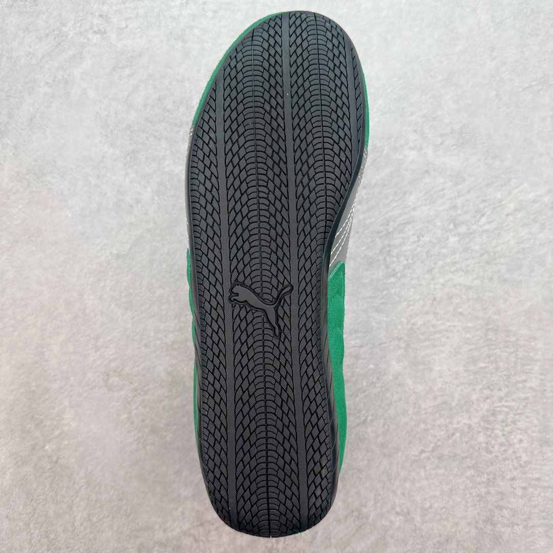图片[9]-＃绿X/GX PUMA Speedca OG 彪马极速赛车系列低帮德训风拼接复古百搭休闲运动赛车鞋 鞋款从80、90年代赛车手所穿的防火赛车鞋为原型，鞋身线条模仿了赛车的流线廓形，体现了空气动力学原理的结构。简约流畅的外观，恰好又和贯穿其中的Formstrip Logo融合恰到好处，视觉上细节丰富且协调。本次Speedcat OG鞋款归来，最大看点自然式保留了窄版鞋型以及薄底构造。这两年各品牌鞋底越做越厚，Speedcat反其道而行之，上脚几乎无鞋底的效果带来耳目一新的视觉体验。鞋面依旧是以质感细腻的麂皮材质打造，并且大面积近乎全包裹的使用，复古味道也愈发浓烈。配色上更是将最原始的黑色和红色带回，向F1赛车队的标志性队服致敬。相信让各位一眼种草的更多是出挑的大红色，上脚即可瞬间点亮整体造型，在以球鞋为核心的OOTD中脱颖而出。而另一款黑色则是低调的万金油，彰显新潮个性的同时又不喧宾夺主，也是热爱简约系穿搭朋友的首选。 尺码：35.5 36 37 37.5 38 38.5 39 40 40.5 41 42 42.5 43 44 44.5 45-选品中心
