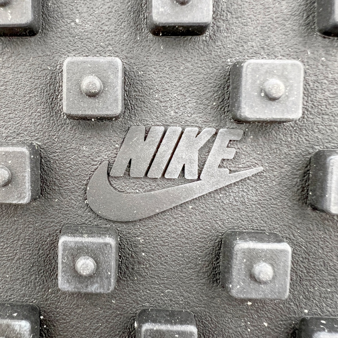 图片[22]-＃KZ纯原 Stussy x NK Roshe Run LD-1000 舒适百搭防滑耐磨低帮休闲跑步鞋男女同款 斯图西联名米蓝色 FQ5369-001 以其中白蓝色款式为例 设计师将白色作为底色 使用蓝色点缀两侧 NK Swoosh 提升视觉层次感的同时还进一步丰富色彩体系 材质方面更是尽显复古气质 全鞋采用大面积网眼面料设计 再在鞋头位置搭配上一大块绒面革 塑造出出色质感以及良好的透气性能 细节上 最醒目的便是两侧精致的Swoosh 点明品牌身份 此外鞋舌上出现的 Stussy 手绘涂鸦字体同样格外亮眼 不仅如此 鞋款后跟上还有 Stussy 字样 Logo 再次点题 彰显出该鞋款特有的联名属性 尺码：36 36.5 37.5 38 38.5 39 40 40.5 41 42 42.5 43 44 44.5 45 46-选品中心