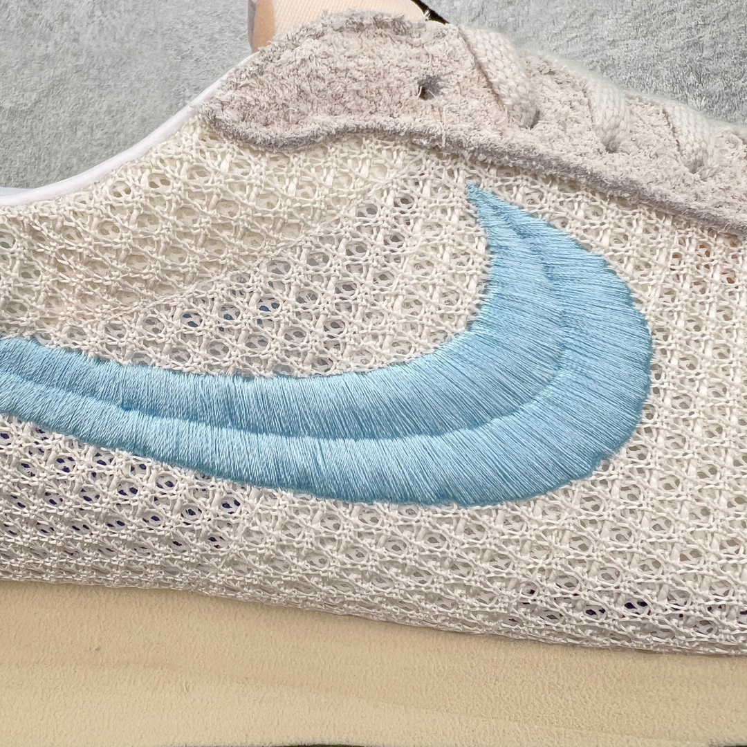 图片[19]-＃KZ纯原 Stussy x NK Roshe Run LD-1000 舒适百搭防滑耐磨低帮休闲跑步鞋男女同款 斯图西联名米蓝色 FQ5369-001 以其中白蓝色款式为例 设计师将白色作为底色 使用蓝色点缀两侧 NK Swoosh 提升视觉层次感的同时还进一步丰富色彩体系 材质方面更是尽显复古气质 全鞋采用大面积网眼面料设计 再在鞋头位置搭配上一大块绒面革 塑造出出色质感以及良好的透气性能 细节上 最醒目的便是两侧精致的Swoosh 点明品牌身份 此外鞋舌上出现的 Stussy 手绘涂鸦字体同样格外亮眼 不仅如此 鞋款后跟上还有 Stussy 字样 Logo 再次点题 彰显出该鞋款特有的联名属性 尺码：36 36.5 37.5 38 38.5 39 40 40.5 41 42 42.5 43 44 44.5 45 46-选品中心