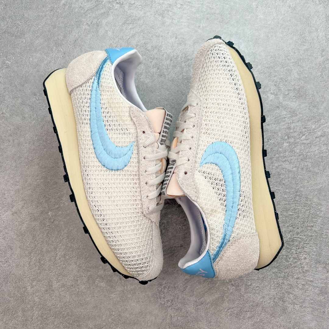 图片[3]-＃KZ纯原 Stussy x NK Roshe Run LD-1000 舒适百搭防滑耐磨低帮休闲跑步鞋男女同款 斯图西联名米蓝色 FQ5369-001 以其中白蓝色款式为例 设计师将白色作为底色 使用蓝色点缀两侧 NK Swoosh 提升视觉层次感的同时还进一步丰富色彩体系 材质方面更是尽显复古气质 全鞋采用大面积网眼面料设计 再在鞋头位置搭配上一大块绒面革 塑造出出色质感以及良好的透气性能 细节上 最醒目的便是两侧精致的Swoosh 点明品牌身份 此外鞋舌上出现的 Stussy 手绘涂鸦字体同样格外亮眼 不仅如此 鞋款后跟上还有 Stussy 字样 Logo 再次点题 彰显出该鞋款特有的联名属性 尺码：36 36.5 37.5 38 38.5 39 40 40.5 41 42 42.5 43 44 44.5 45 46-选品中心