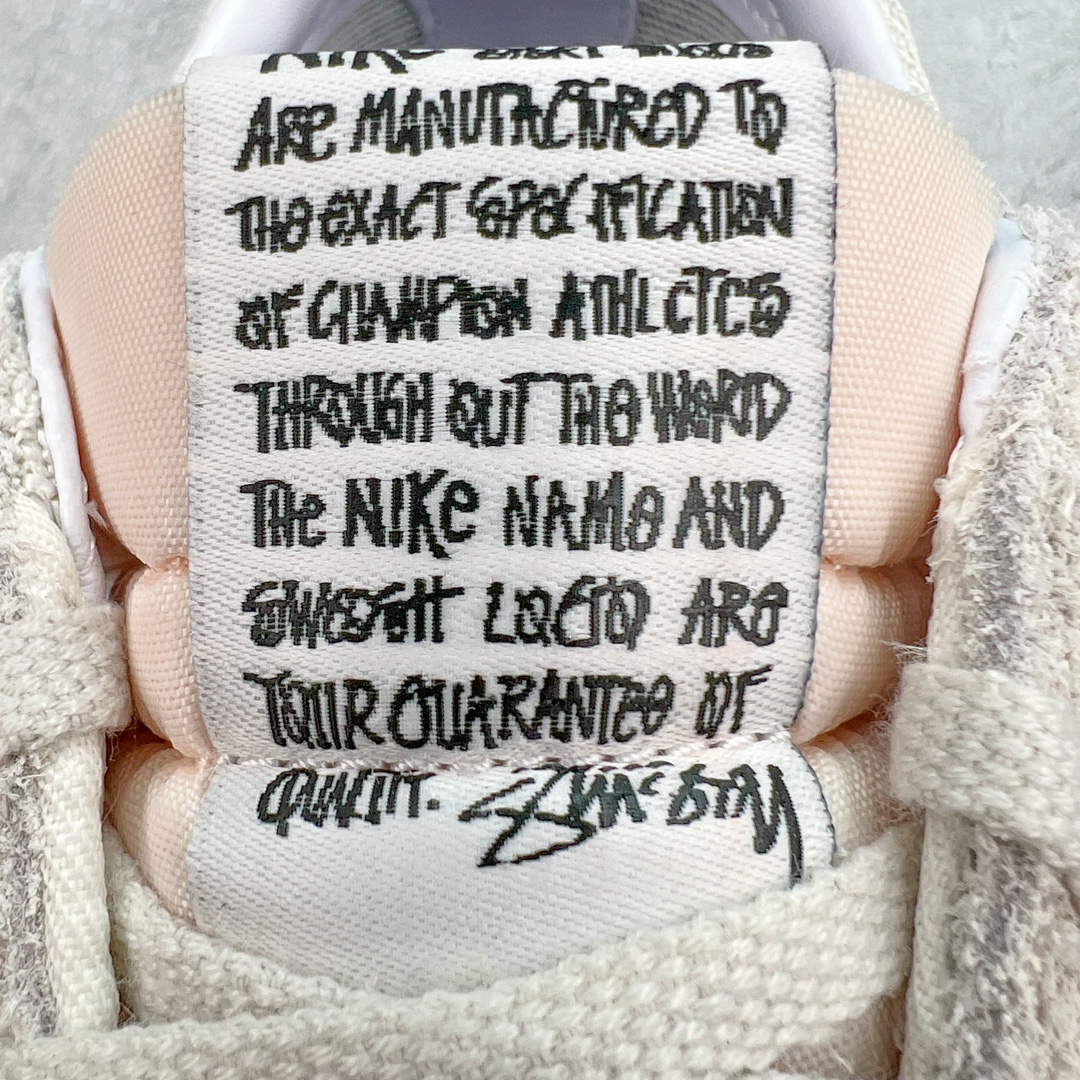 图片[15]-＃KZ纯原 Stussy x NK Roshe Run LD-1000 舒适百搭防滑耐磨低帮休闲跑步鞋男女同款 斯图西联名米蓝色 FQ5369-001 以其中白蓝色款式为例 设计师将白色作为底色 使用蓝色点缀两侧 NK Swoosh 提升视觉层次感的同时还进一步丰富色彩体系 材质方面更是尽显复古气质 全鞋采用大面积网眼面料设计 再在鞋头位置搭配上一大块绒面革 塑造出出色质感以及良好的透气性能 细节上 最醒目的便是两侧精致的Swoosh 点明品牌身份 此外鞋舌上出现的 Stussy 手绘涂鸦字体同样格外亮眼 不仅如此 鞋款后跟上还有 Stussy 字样 Logo 再次点题 彰显出该鞋款特有的联名属性 尺码：36 36.5 37.5 38 38.5 39 40 40.5 41 42 42.5 43 44 44.5 45 46-选品中心