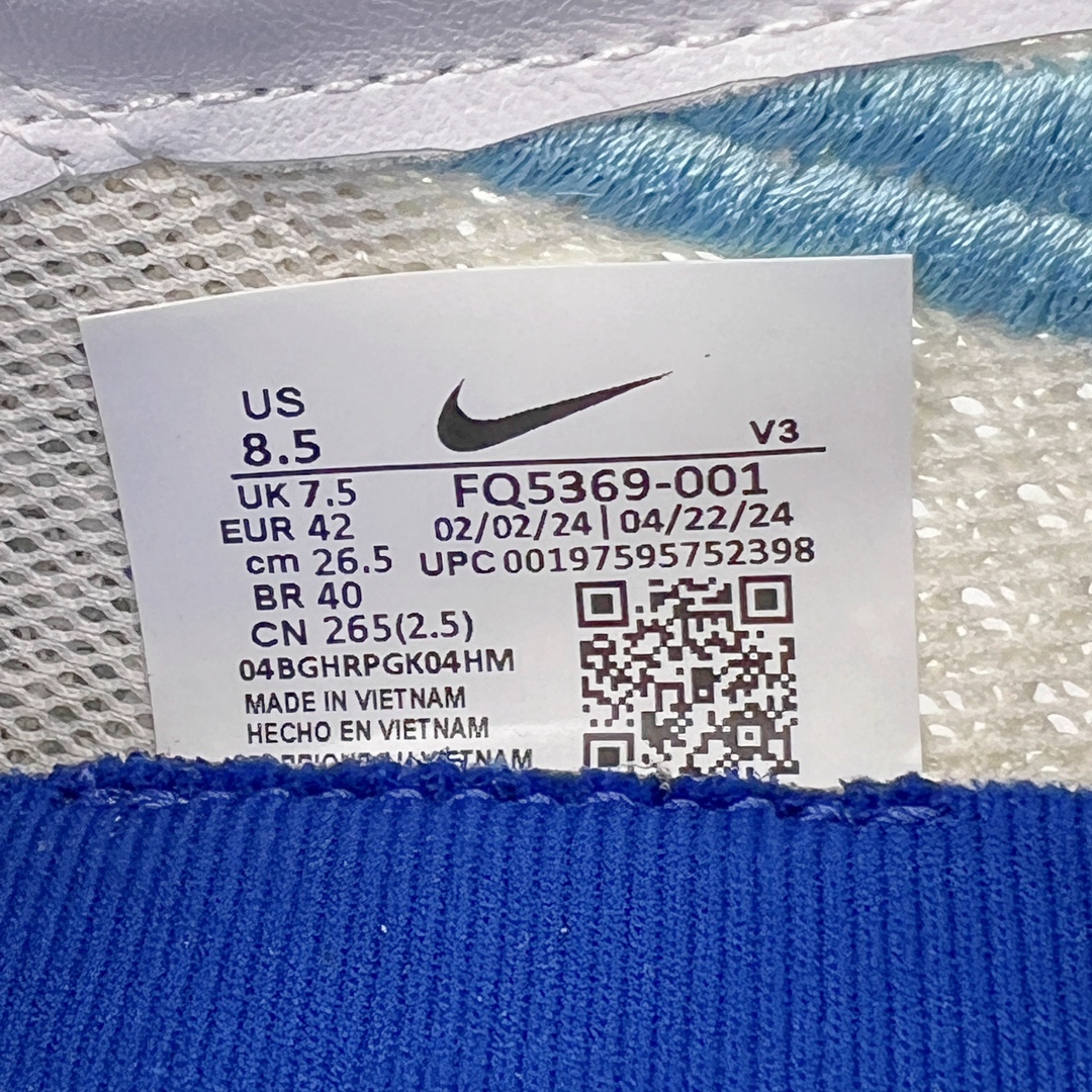 图片[13]-＃KZ纯原 Stussy x NK Roshe Run LD-1000 舒适百搭防滑耐磨低帮休闲跑步鞋男女同款 斯图西联名米蓝色 FQ5369-001 以其中白蓝色款式为例 设计师将白色作为底色 使用蓝色点缀两侧 NK Swoosh 提升视觉层次感的同时还进一步丰富色彩体系 材质方面更是尽显复古气质 全鞋采用大面积网眼面料设计 再在鞋头位置搭配上一大块绒面革 塑造出出色质感以及良好的透气性能 细节上 最醒目的便是两侧精致的Swoosh 点明品牌身份 此外鞋舌上出现的 Stussy 手绘涂鸦字体同样格外亮眼 不仅如此 鞋款后跟上还有 Stussy 字样 Logo 再次点题 彰显出该鞋款特有的联名属性 尺码：36 36.5 37.5 38 38.5 39 40 40.5 41 42 42.5 43 44 44.5 45 46-选品中心