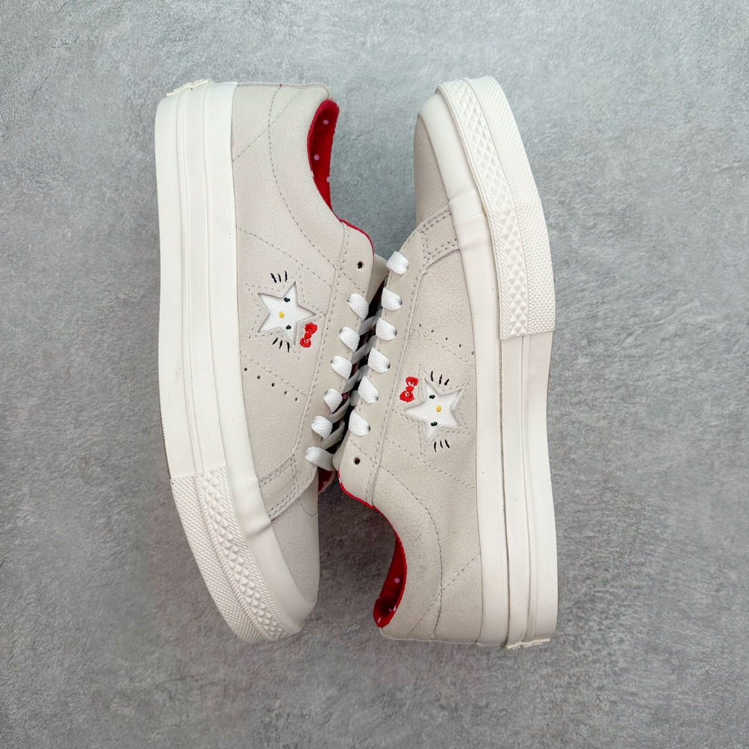 图片[3]-Converse x Hello Kitty 联名 结合经典的One Star鞋款 水晶大底 侧面星星中暗中观察的小猫 呈现风格极为有趣 少女心十足 细节点缀更是非常巧妙 充满趣味性 彻底释放你的公举心 翻毛皮材质 柔软细腻 两副鞋带 可替换使用或花式系带 根据服饰的色彩随意切换造型！ 尺码：35 36 39.5 37 37.5 38 39 40 41 41.5 42 42.5 43 44-选品中心