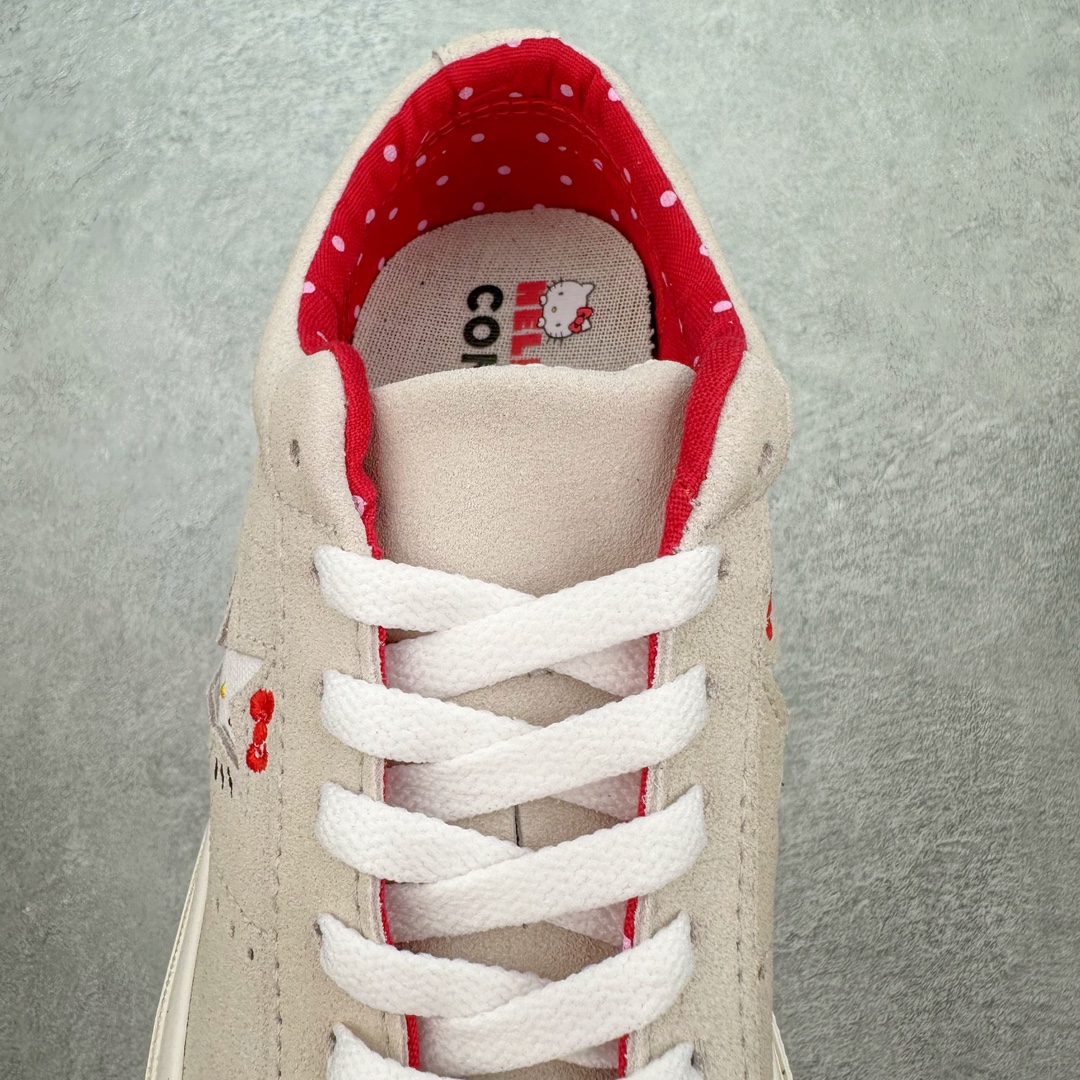 图片[5]-Converse x Hello Kitty 联名 结合经典的One Star鞋款 水晶大底 侧面星星中暗中观察的小猫 呈现风格极为有趣 少女心十足 细节点缀更是非常巧妙 充满趣味性 彻底释放你的公举心 翻毛皮材质 柔软细腻 两副鞋带 可替换使用或花式系带 根据服饰的色彩随意切换造型！ 尺码：35 36 39.5 37 37.5 38 39 40 41 41.5 42 42.5 43 44-选品中心