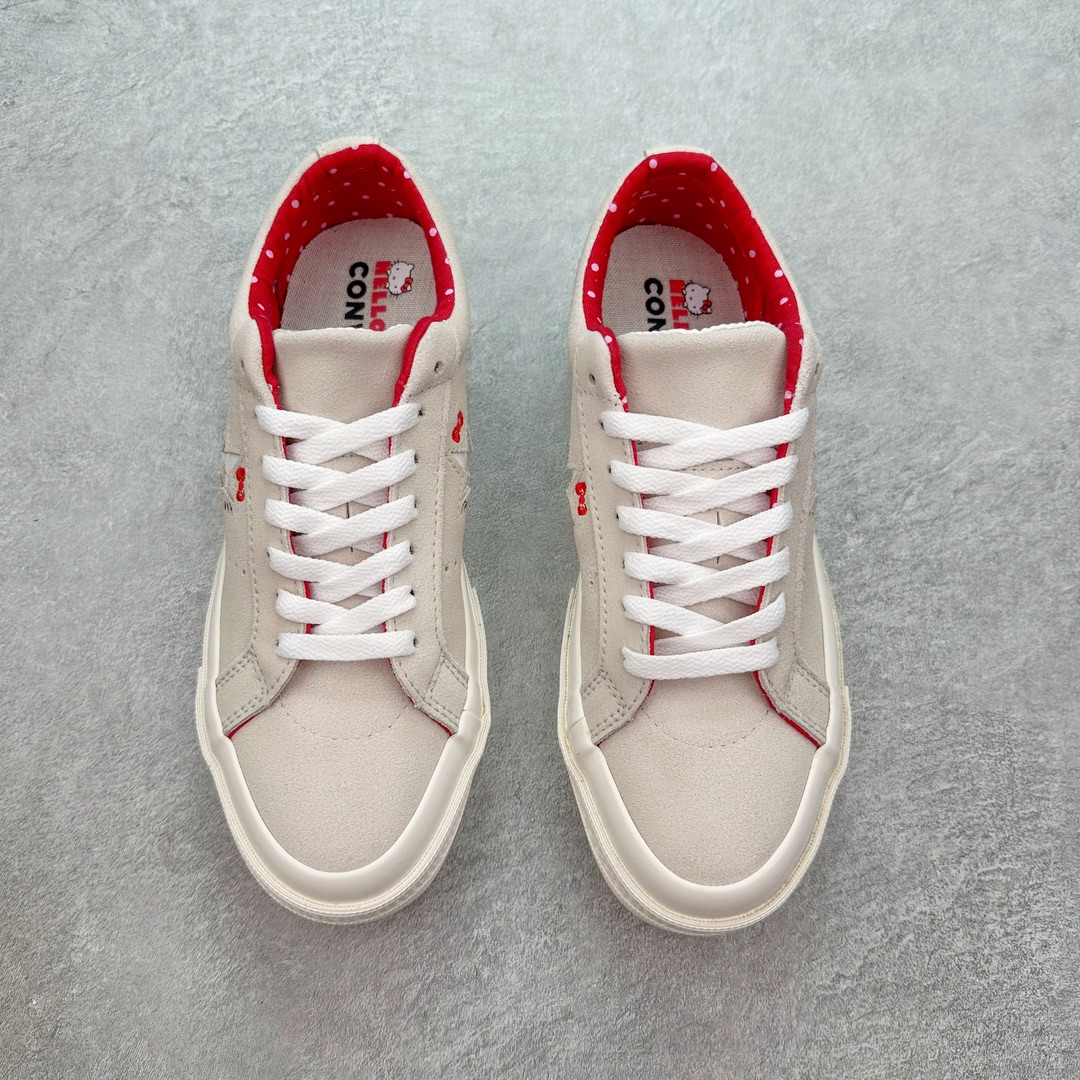 图片[2]-Converse x Hello Kitty 联名 结合经典的One Star鞋款 水晶大底 侧面星星中暗中观察的小猫 呈现风格极为有趣 少女心十足 细节点缀更是非常巧妙 充满趣味性 彻底释放你的公举心 翻毛皮材质 柔软细腻 两副鞋带 可替换使用或花式系带 根据服饰的色彩随意切换造型！ 尺码：35 36 39.5 37 37.5 38 39 40 41 41.5 42 42.5 43 44-选品中心