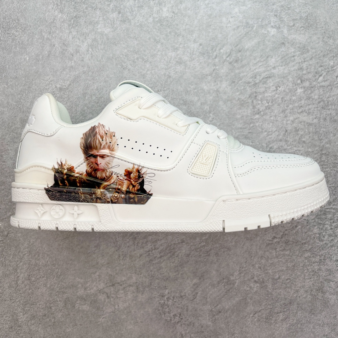 Louis Vuitton Trainer lv时装走秀运动鞋 黑神话悟空 全网最全配色更新最快 最成熟的做工稳定的品控 完美鞋型超高的清洁度 零毛边线头瑕疵 全套原楦原纸版原鞋开模 全网最具灵魂的版型 正确原装黄色鞋盒 正确中底印花 鞋面印花3D高频深度立体 全鞋电脑针车 紧密相连 针距密度一致 环保乳胶注塑鞋垫 厚度脚感还原原版 皮面裁剪部位 统一油边封口工艺 原装橡胶大底含胶量大底组合零偏差 专柜全套包装 防尘袋 说明书 质保卡 男女鞋 尺码：35 36 37 38 39 40 41 42 43 44 45-选品中心